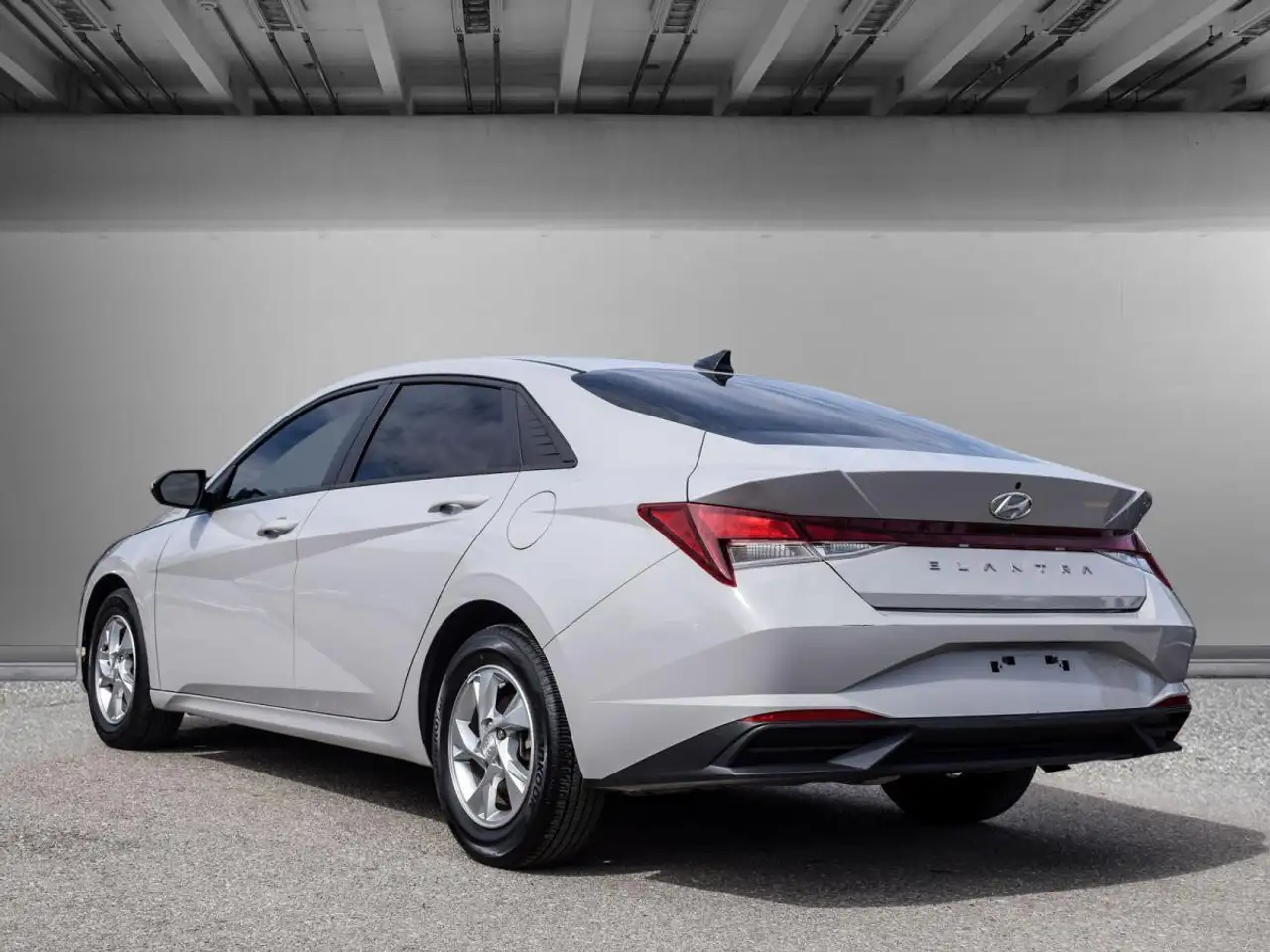 Hyundai ELANTRA снимка Hyundai ELANTRA