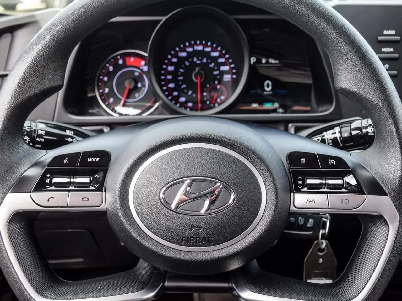Hyundai ELANTRA снимка Hyundai ELANTRA