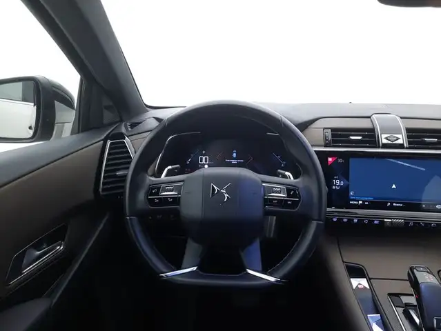 DS Automobiles DS 7 Crossback view 11