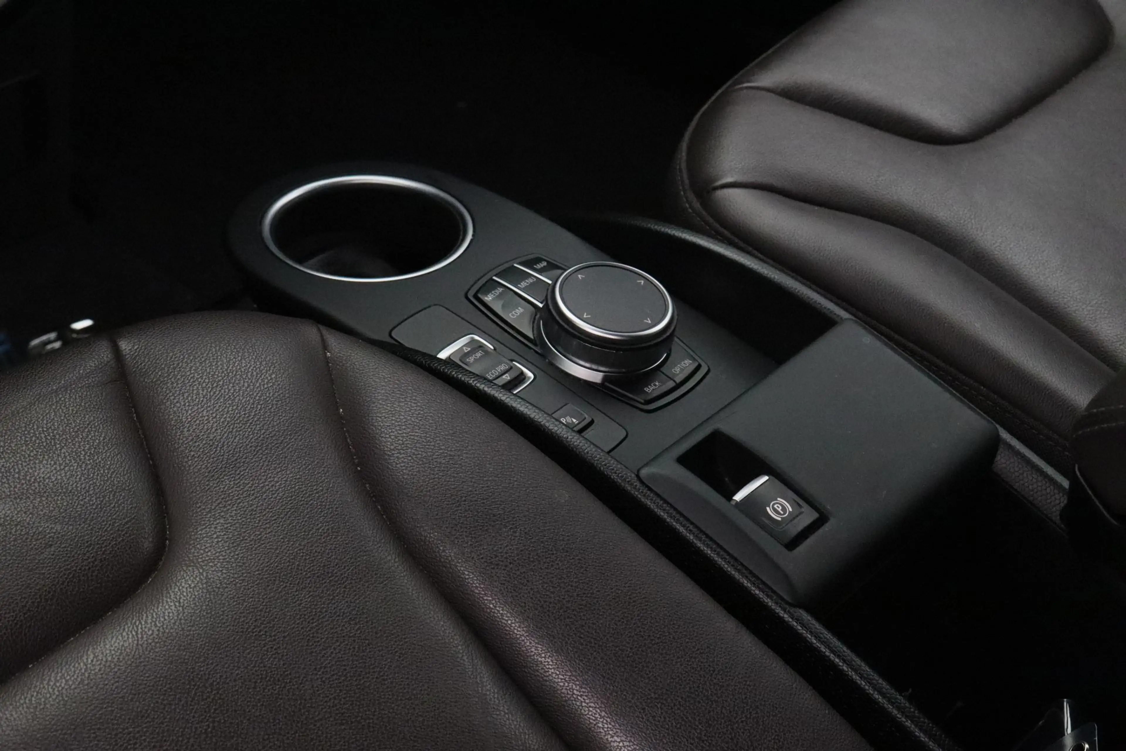 BMW i3 S Executive Edition 120Ah 42 kWh | DAB-Tuner | PDC — photo 9