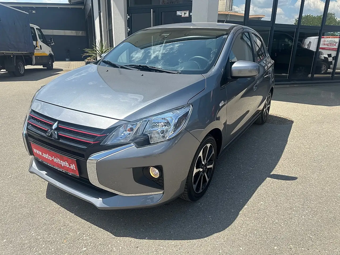 Mitsubishi Space Star 1,2 MIVEC Invite AS&G Grijs - 1