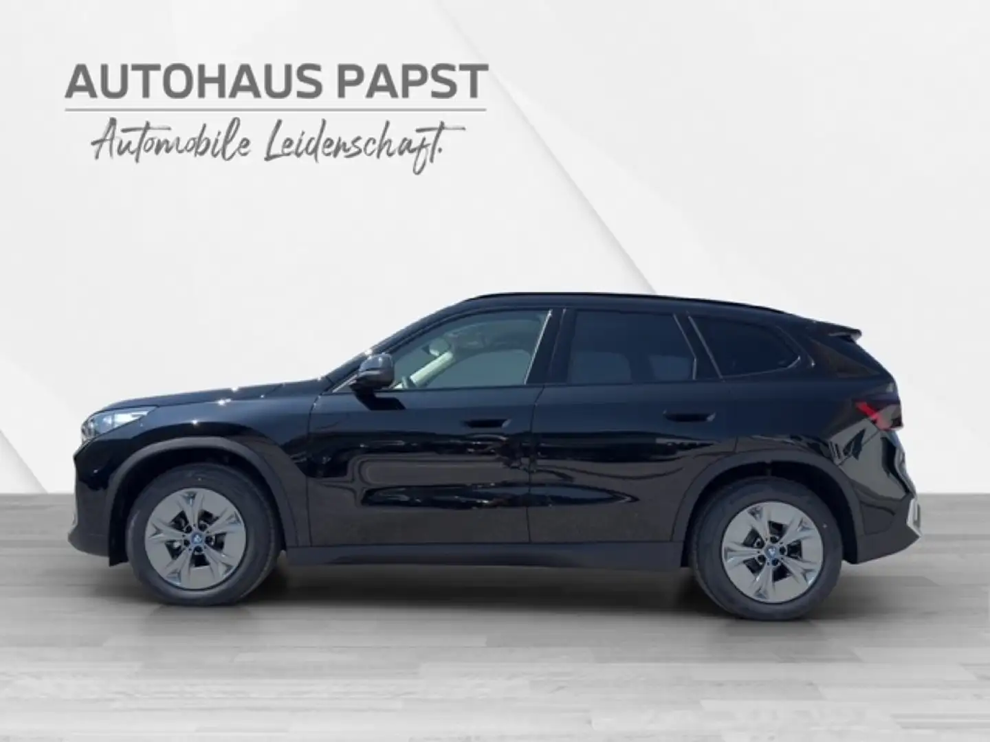 BMW iX1 eDrive20 *** INNOVATIONSPAKET *** Noir - 2