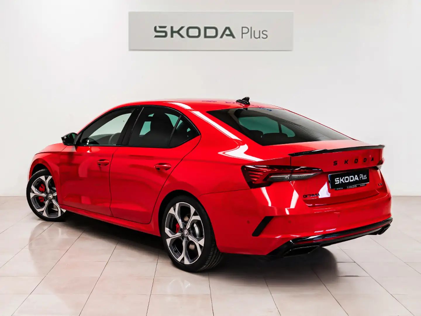 Skoda Octavia 2.0 TSI RS DSG7 195kW Rojo - 2
