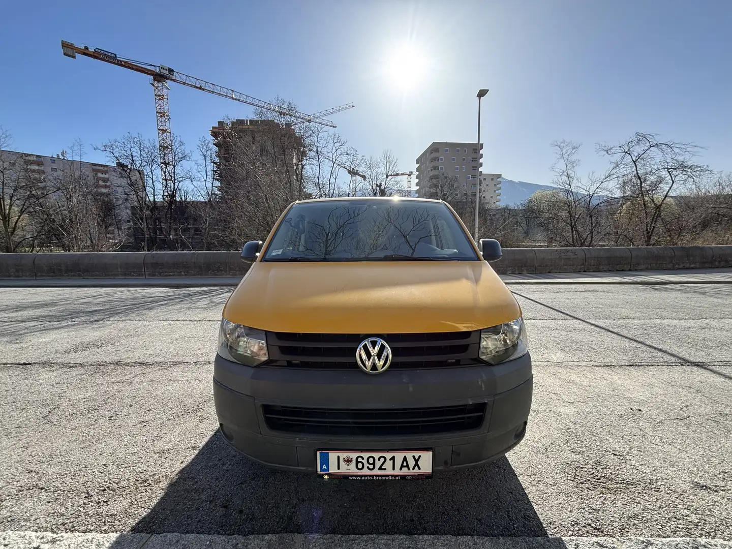 Volkswagen T5 DoKa VW Bus T5 Facelift 2.0 TDi 140PS Gelb - 2
