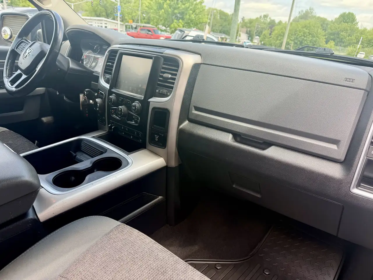 RAM 1500 снимка RAM 1500
