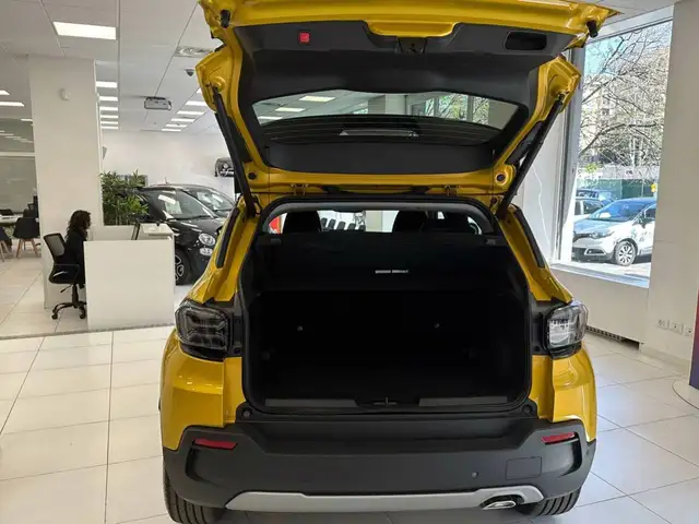 Jeep Avenger view 5