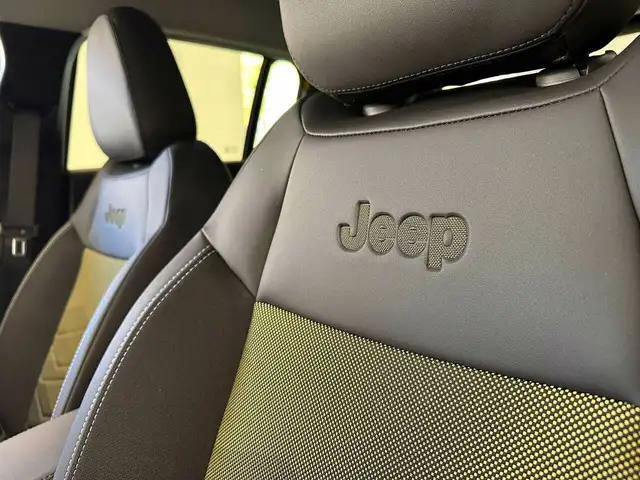 Jeep Avenger view 8