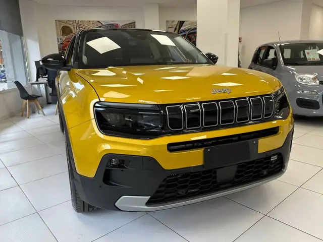 Jeep Avenger view 4