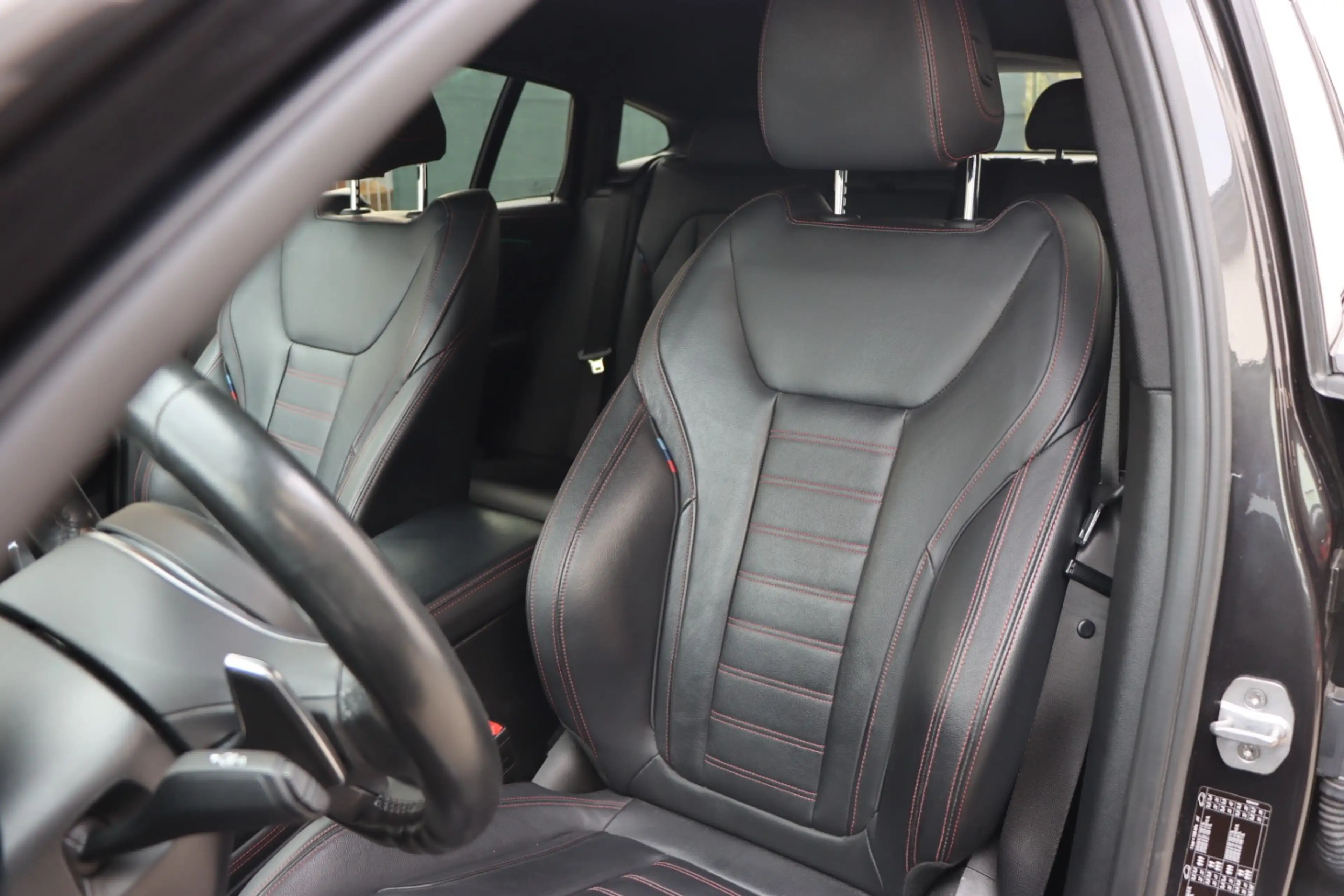 BMW X4 xDrive 20d M Sport/ Head Up/ Driving Assist / M-Sportbremsen / LED Scheinwerfer / — photo 10