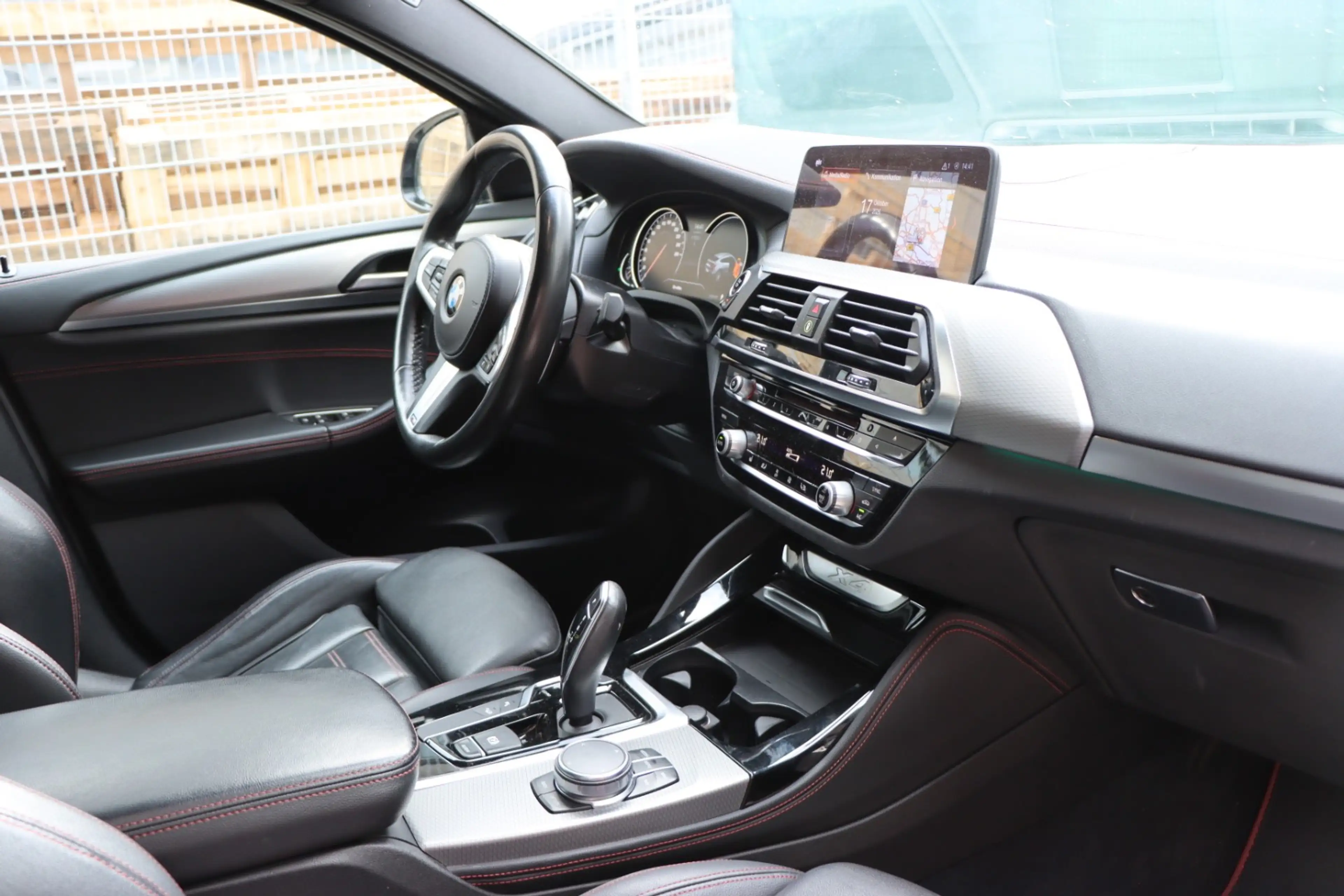 BMW X4 xDrive 20d M Sport/ Head Up/ Driving Assist / M-Sportbremsen / LED Scheinwerfer / — photo 14