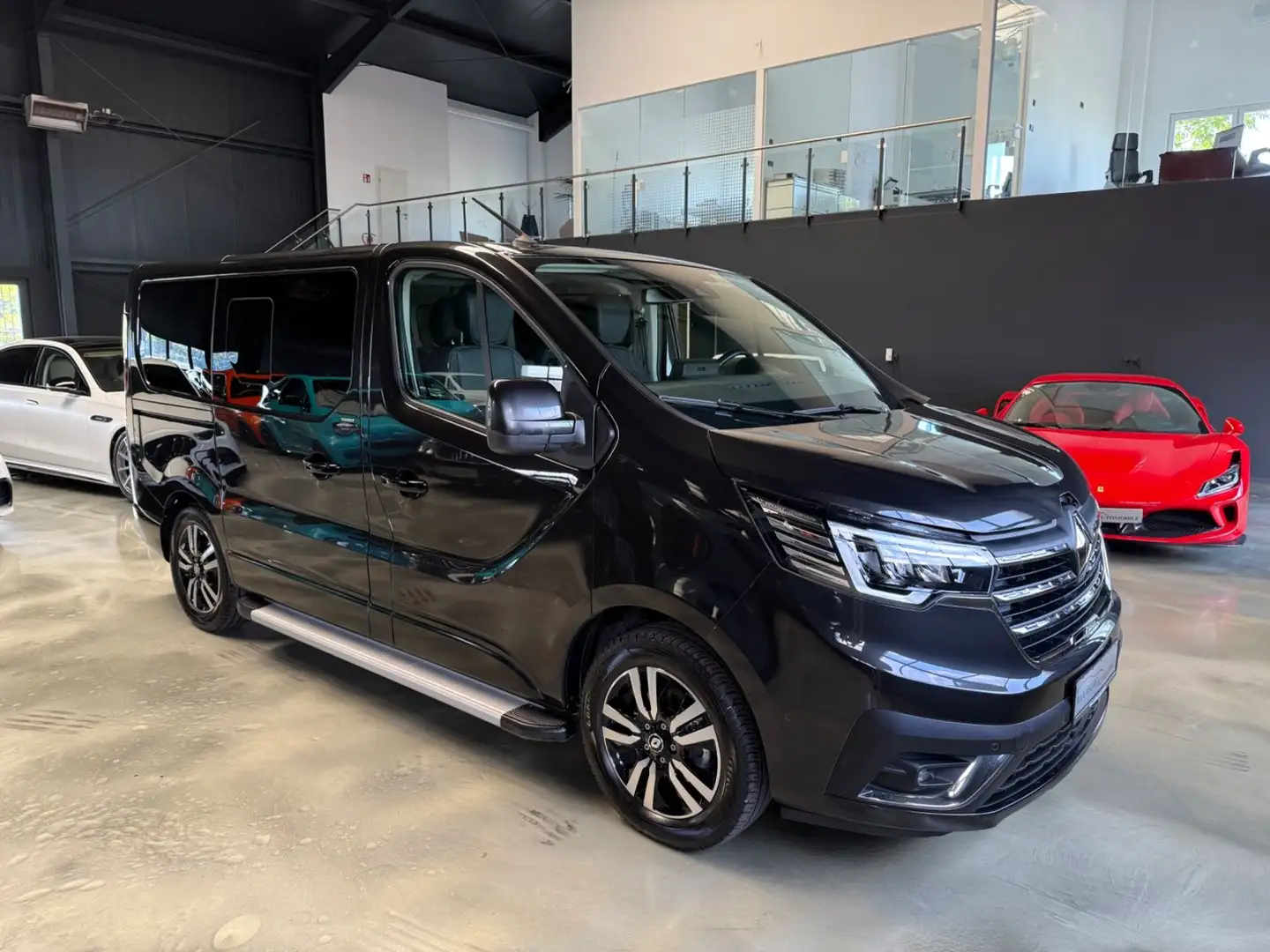 Renault Trafic 2.0 dci SpaceClass/TISCH/LEDER/7-SITZE/ Zwart - 2