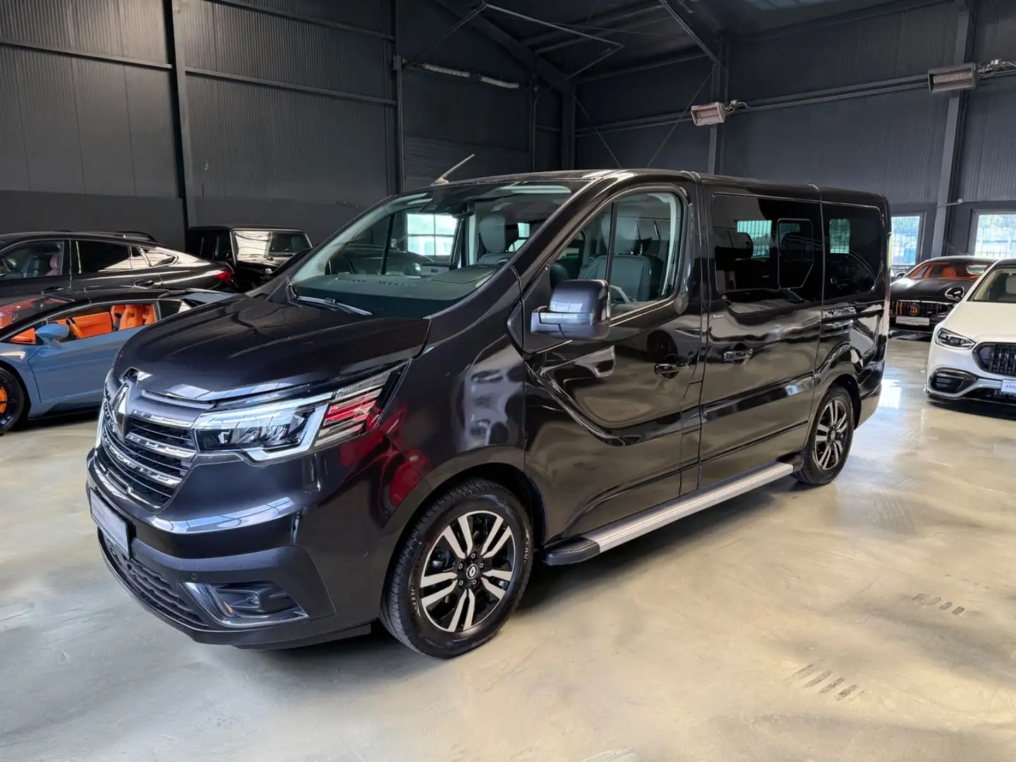 Renault Trafic 2.0 dci SpaceClass/TISCH/LEDER/7-SITZE/ Zwart - 1