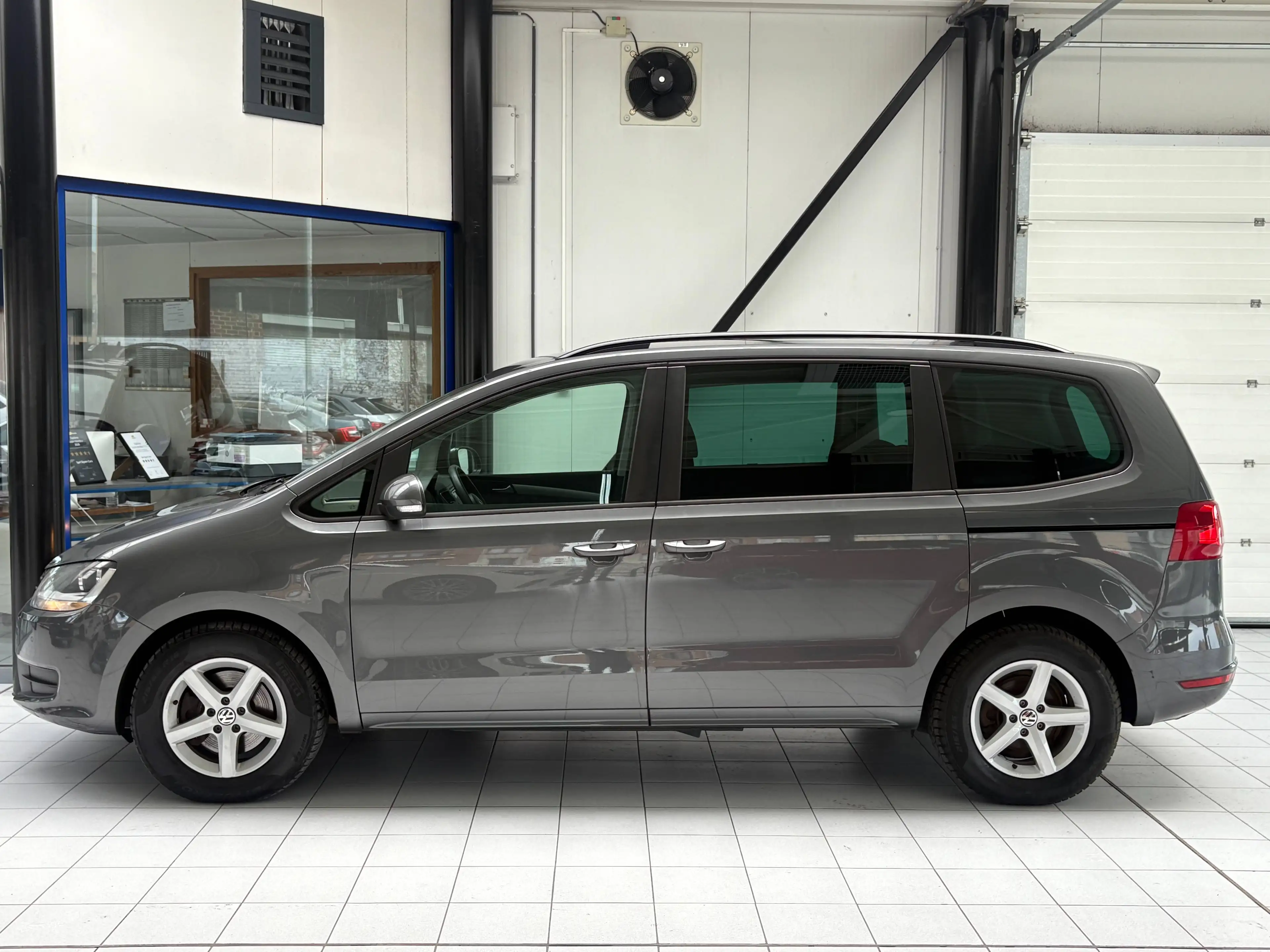 Volkswagen Sharan Sharan 2.0 TDi *7PL * GPS * PDC * JANTES * 1ER PROP * — photo 2