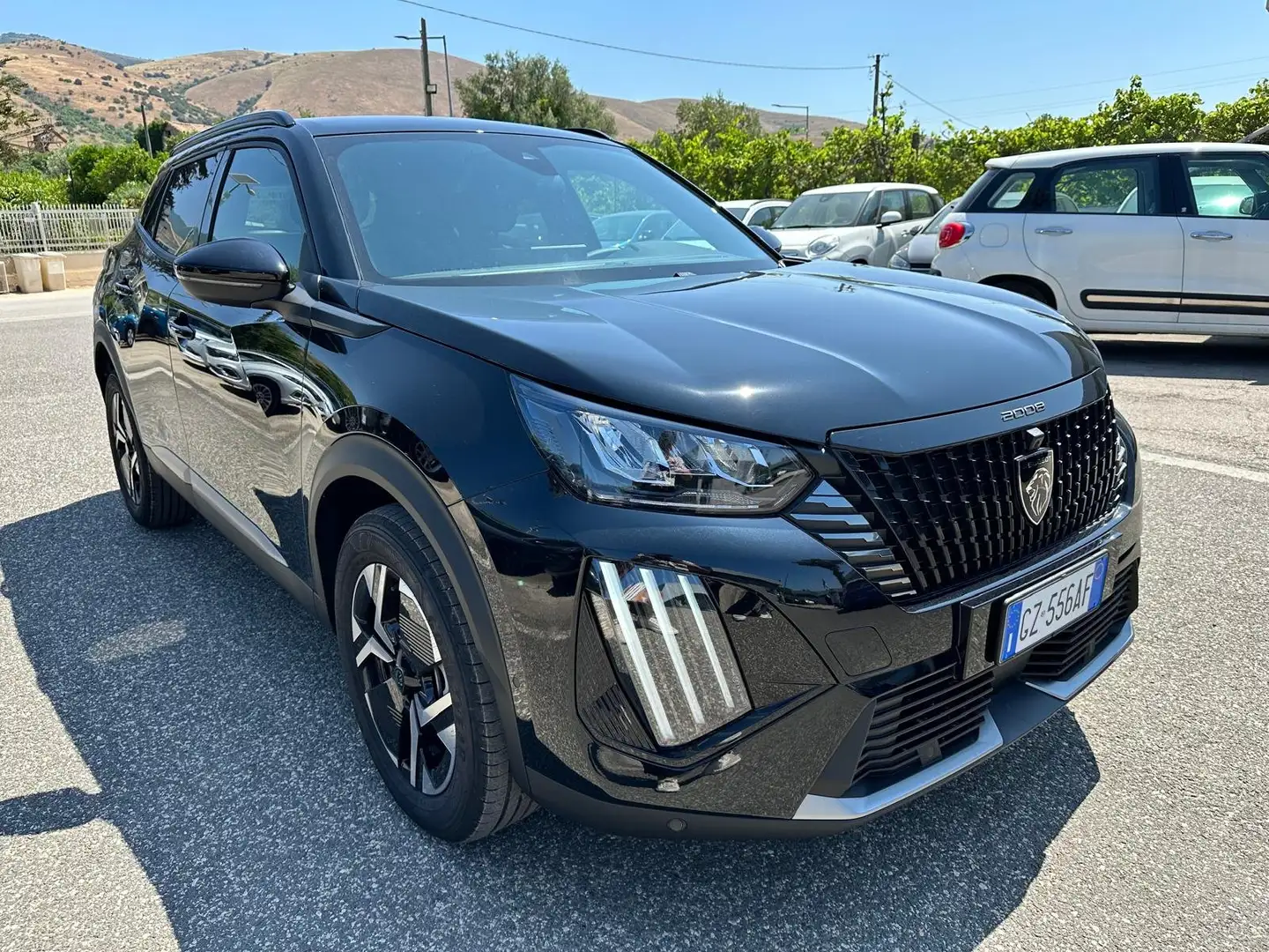 Peugeot 2008 2008 1.2 puretech Allure s Noir - 1
