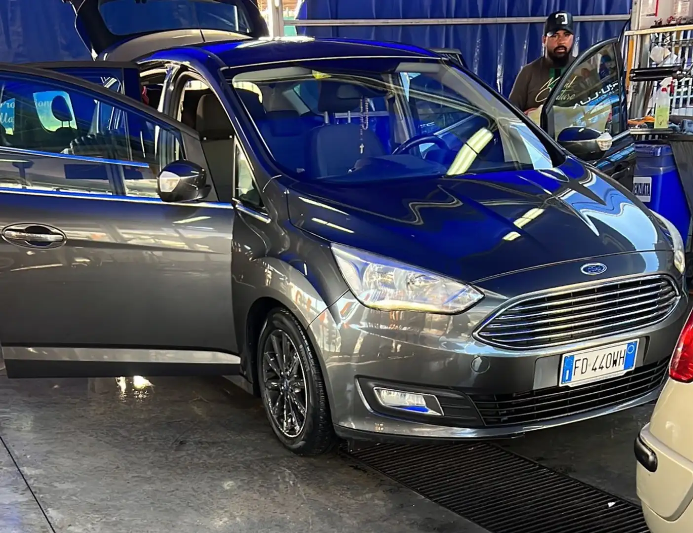 Ford C-Max C-Max III 2015 1.5 tdci Titanium s Šedá - 1