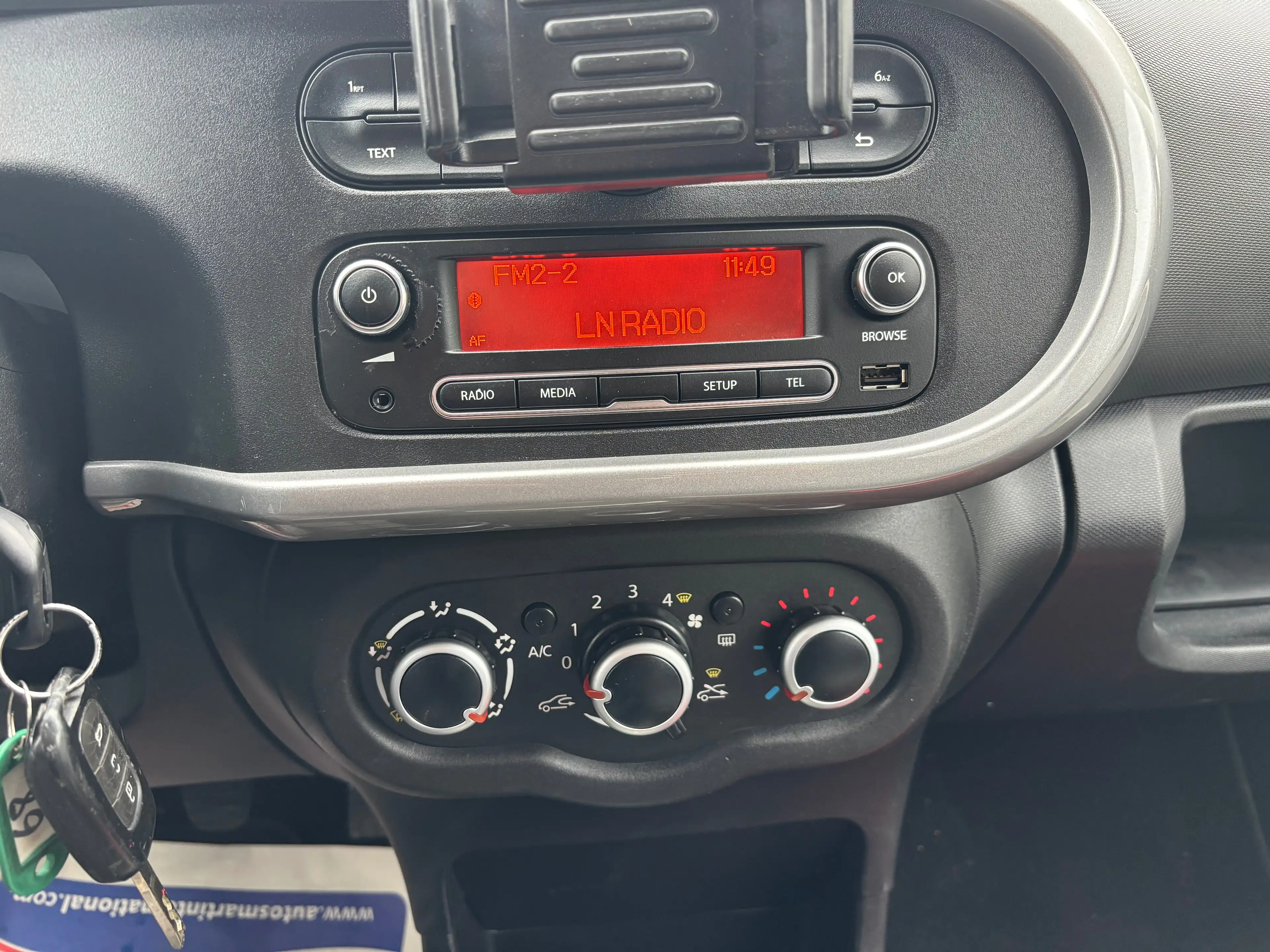 Renault Twingo Twingo 1.0i SCe Limited prête à immatriculer ! — photo 12