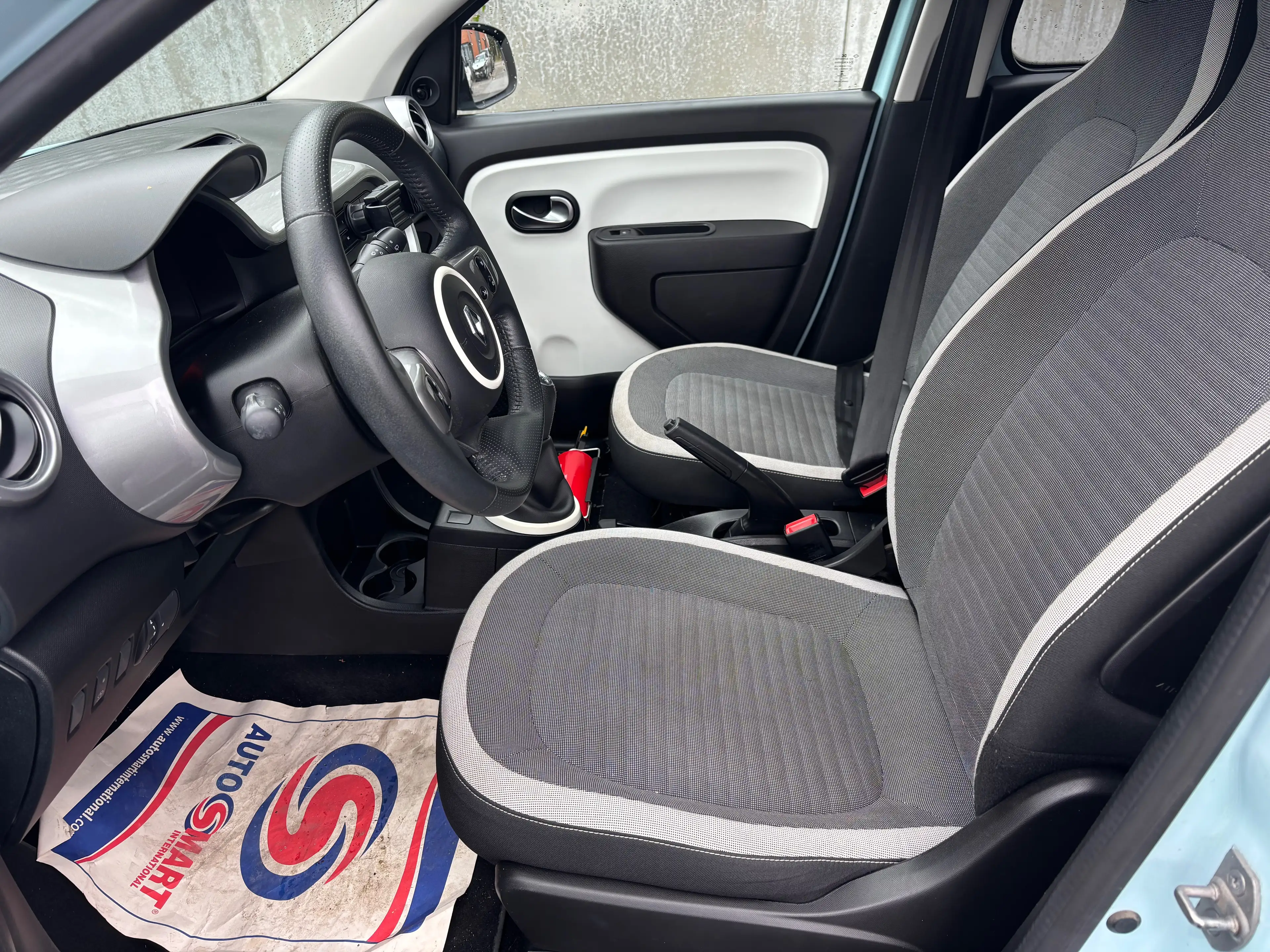 Renault Twingo Twingo 1.0i SCe Limited prête à immatriculer ! — photo 10