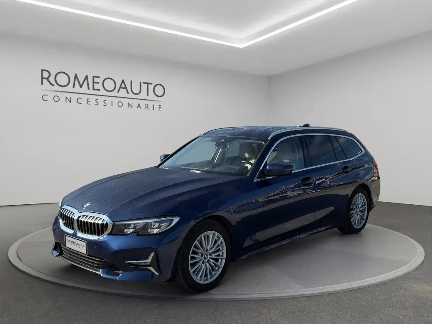 BMW 320 d Touring Luxury 190cv auto Blu/Azzurro - 2