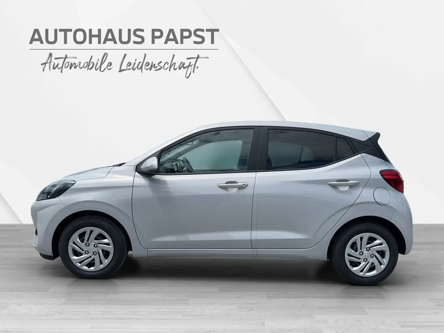 Hyundai i10 NEU 1,0 i Line Plus *** NEUPREIS € 19.140 *** Grau - 2