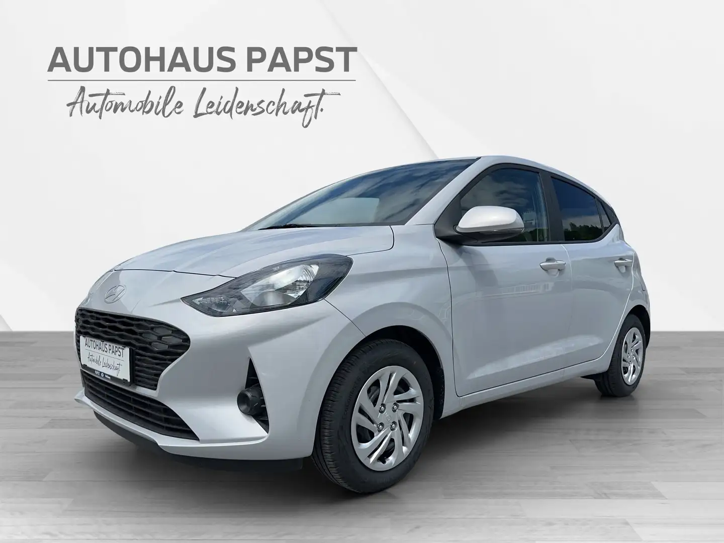 Hyundai i10 NEU 1,0 i Line Plus *** NEUPREIS € 19.140 *** Grau - 1