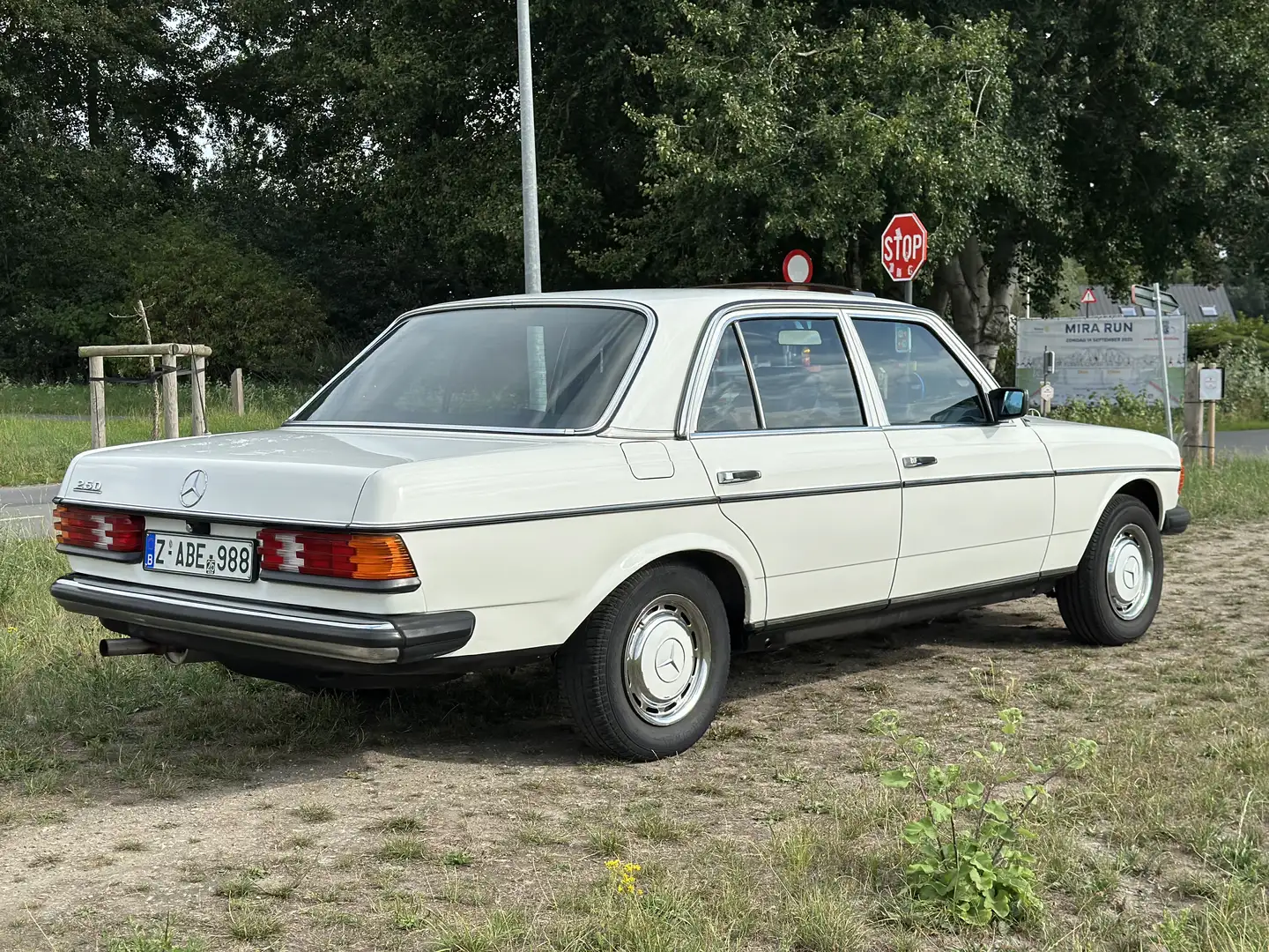Mercedes-Benz 250 Mercedes w123 250 6 cilinder 137.000km - 2