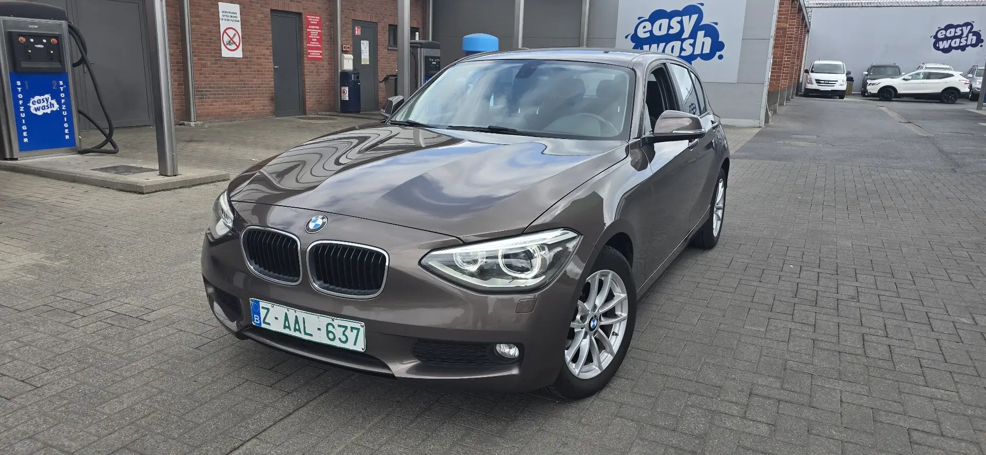 BMW 114 114i Bruin - 2