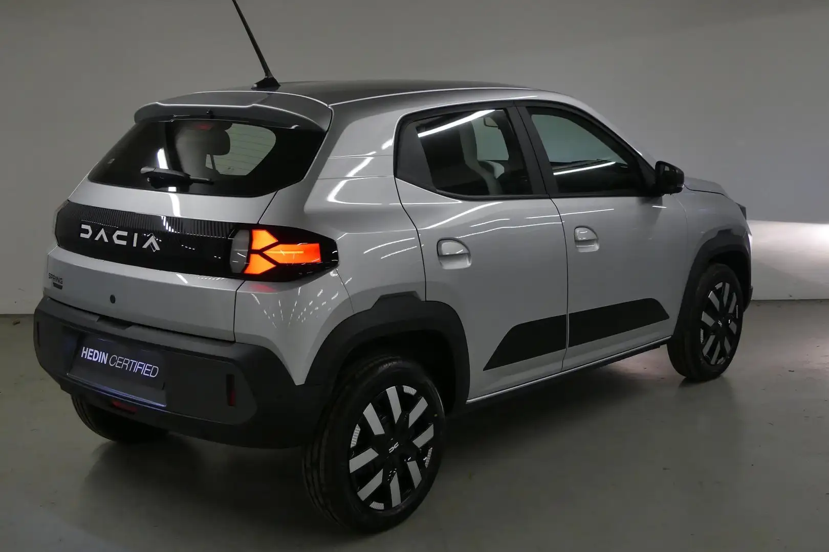 Dacia Spring Expression 65 26.8 kWh Grijs - 2