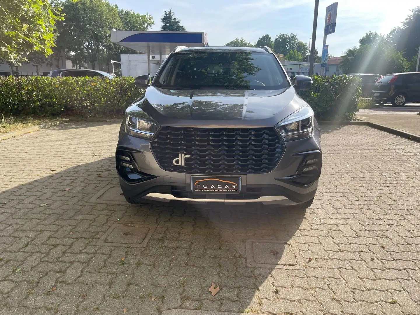 DR Automobiles DR5 -- 1.5 Bi-Fuel Gris - 2