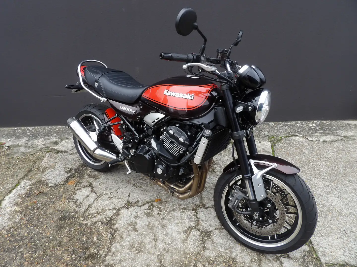 Kawasaki Z900RS Barna - 1