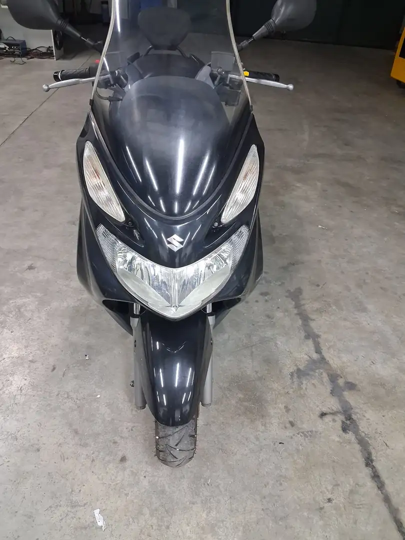 Suzuki Burgman 150 Negro - 1