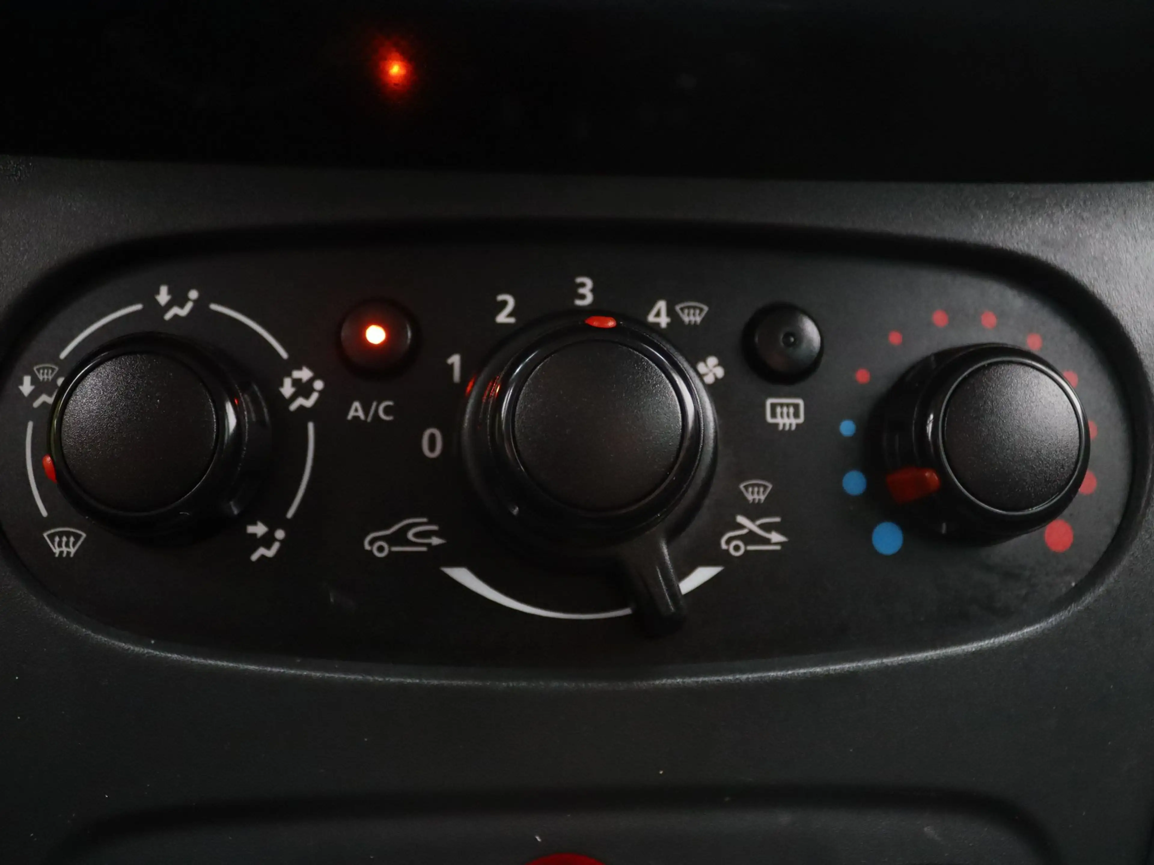 Dacia Logan MCV 100pk TCe Essential Airco — photo 7