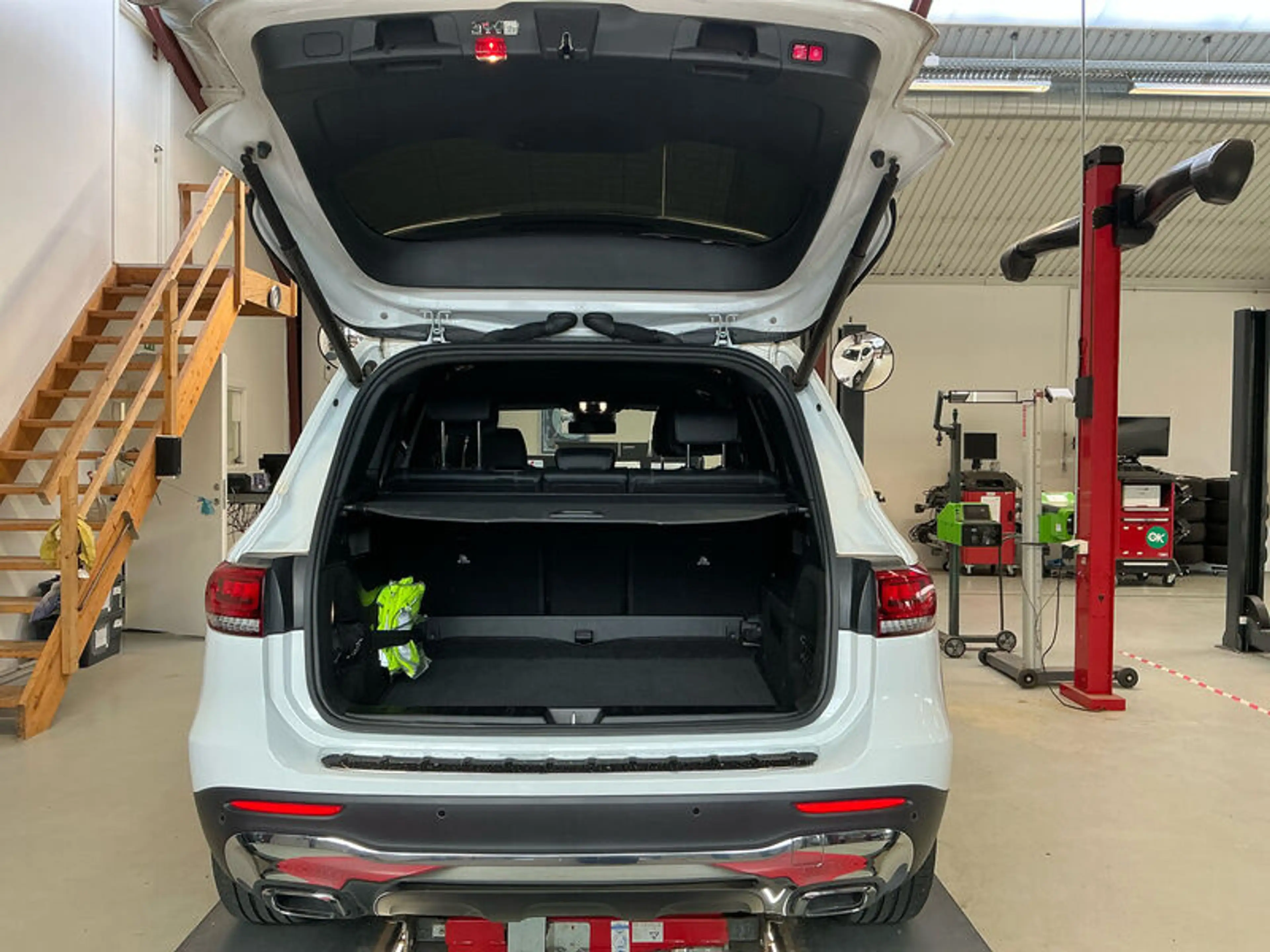 Mercedes-Benz CLA 200 CLA 200 SB KLIMAAUT LED RADIO TEMPO MFL PANO SHZ GSD VC AHK KAMERA T-Leder NAVI RFK — photo 11