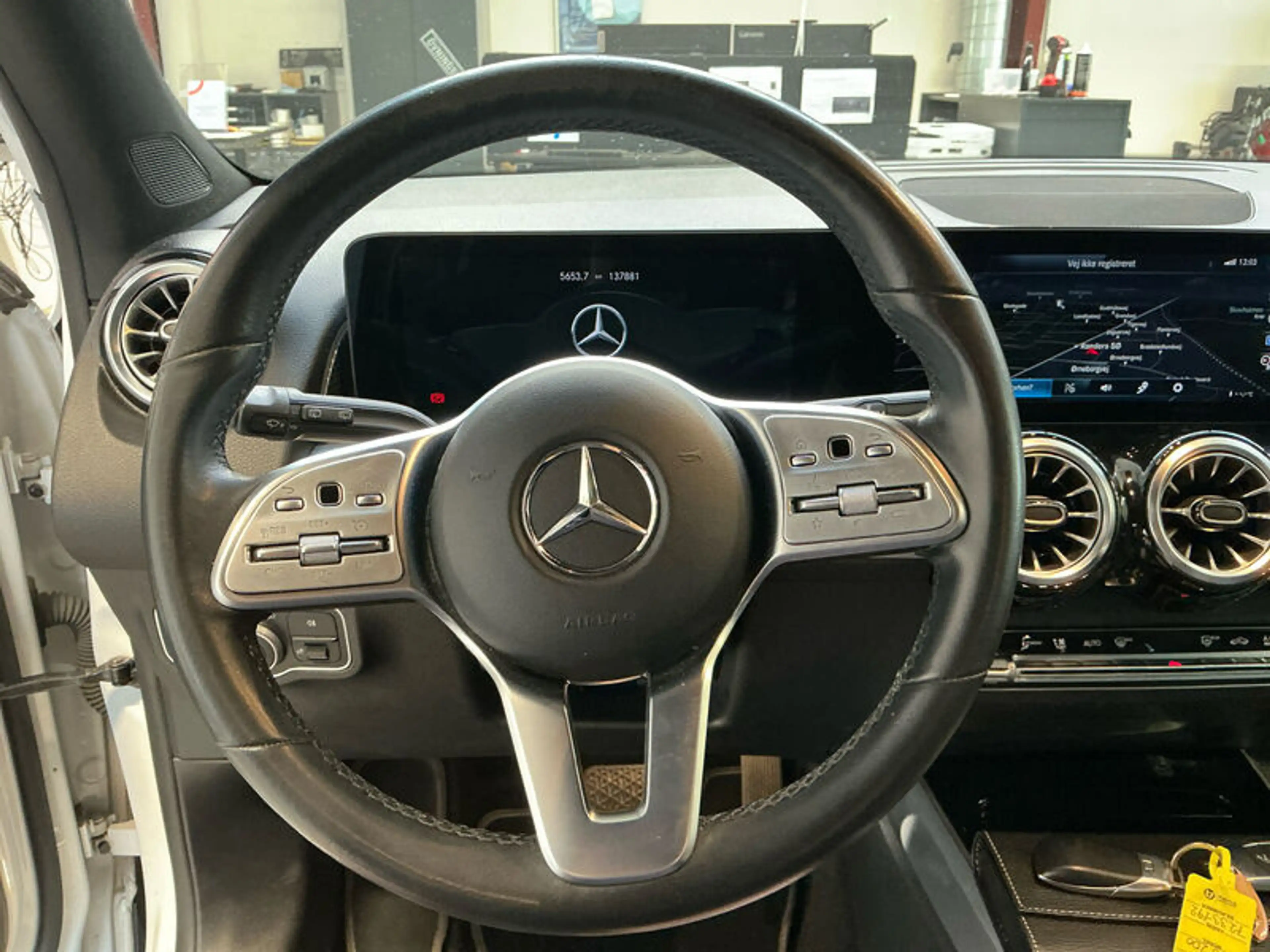 Mercedes-Benz CLA 200 CLA 200 SB KLIMAAUT LED RADIO TEMPO MFL PANO SHZ GSD VC AHK KAMERA T-Leder NAVI RFK — photo 8