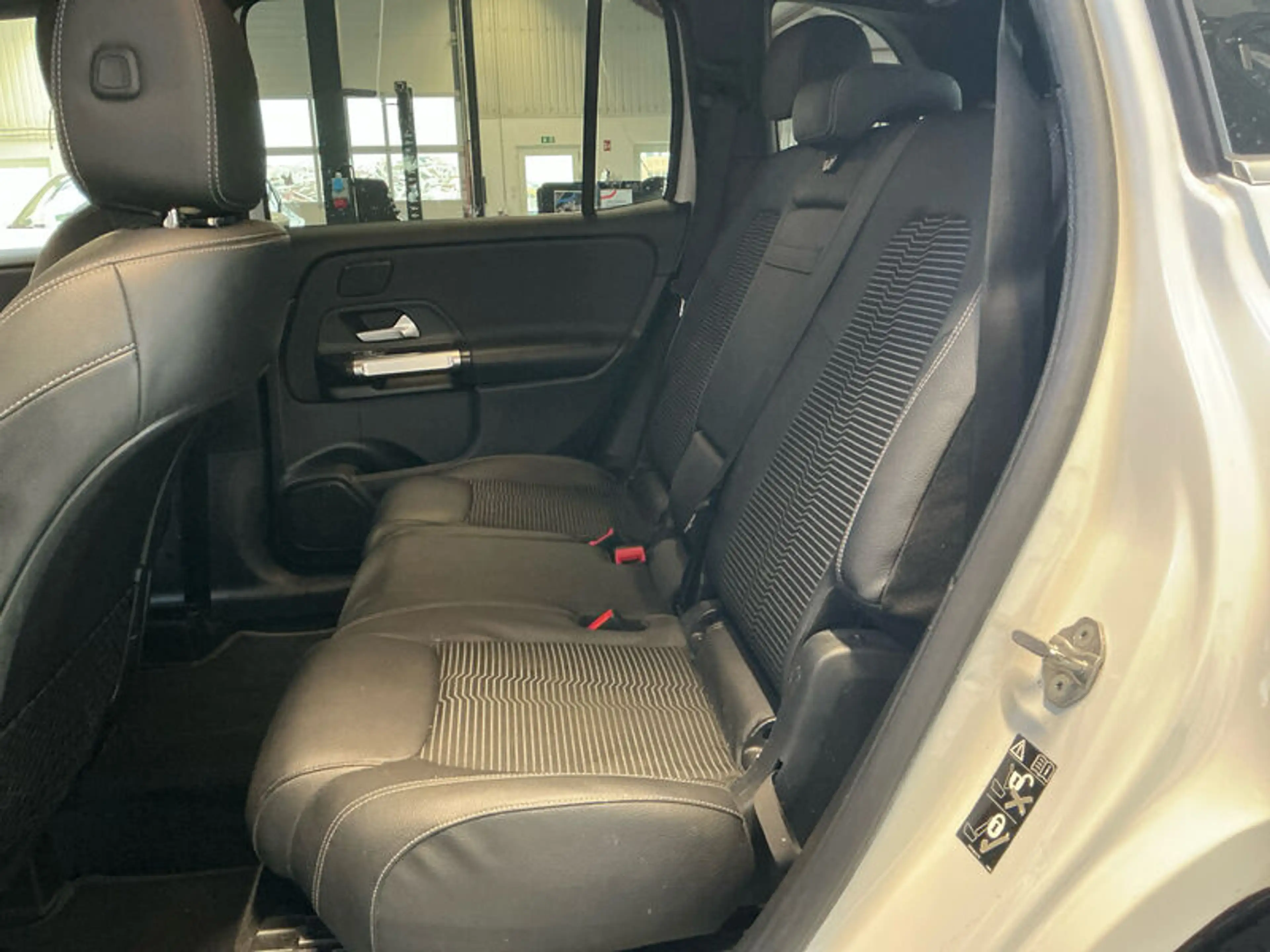 Mercedes-Benz CLA 200 CLA 200 SB KLIMAAUT LED RADIO TEMPO MFL PANO SHZ GSD VC AHK KAMERA T-Leder NAVI RFK — photo 10