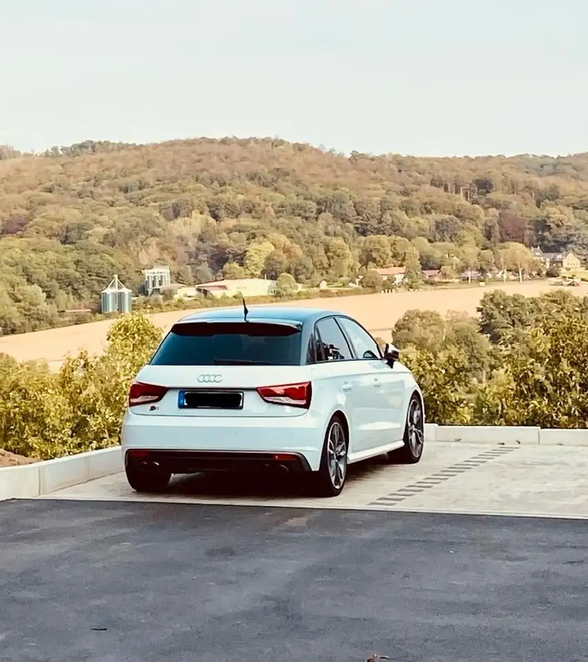 Audi S1