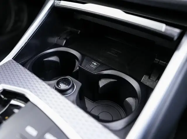 BMW 3 Series view 13
