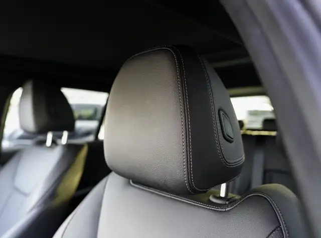 BMW 3 Series view 7