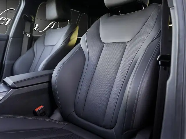 BMW 3 Series view 4