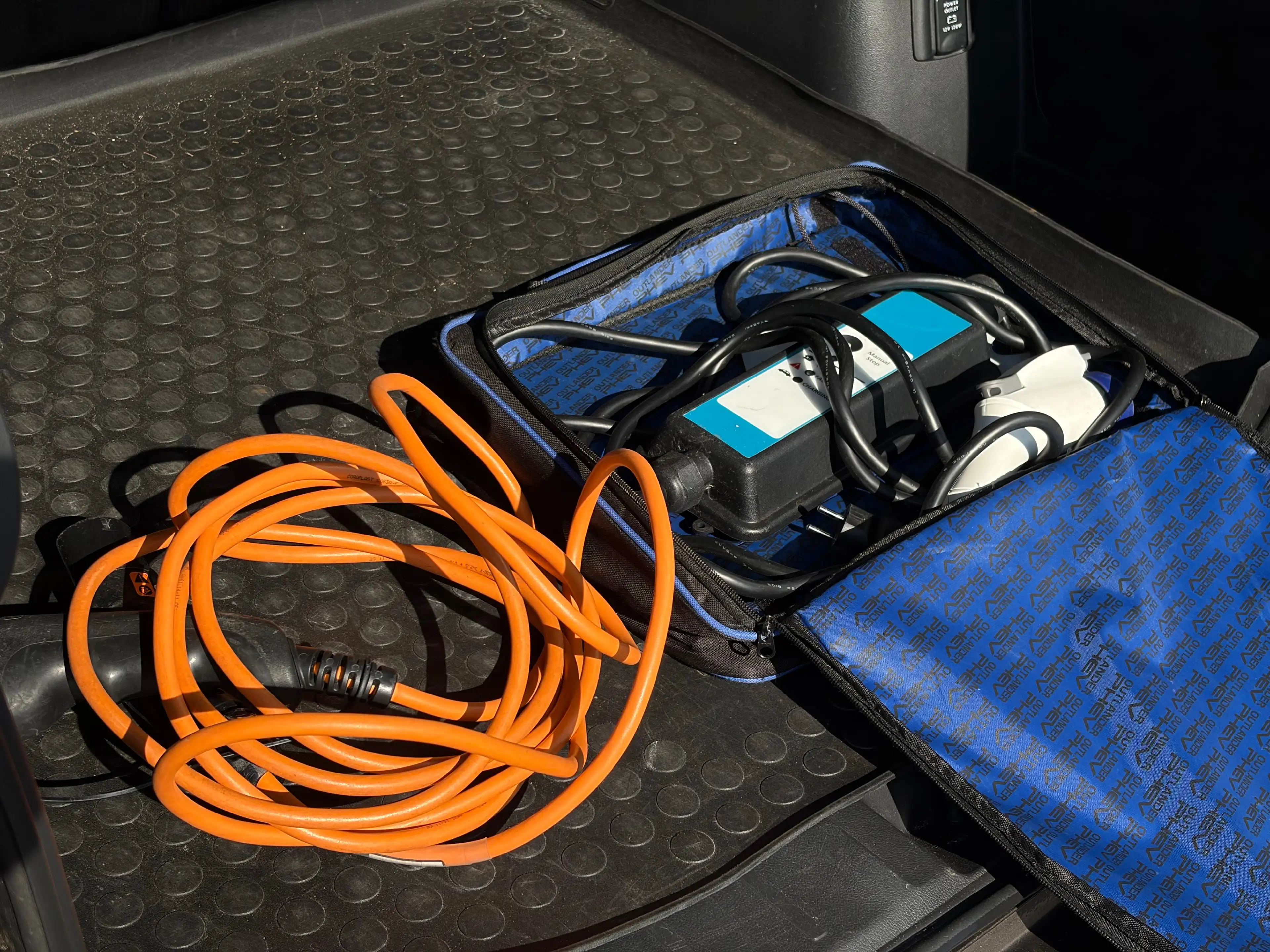 Mitsubishi Outlander 225pk PHEV Intense+ Automaat | Trekhaak 1500 kg ge — photo 29