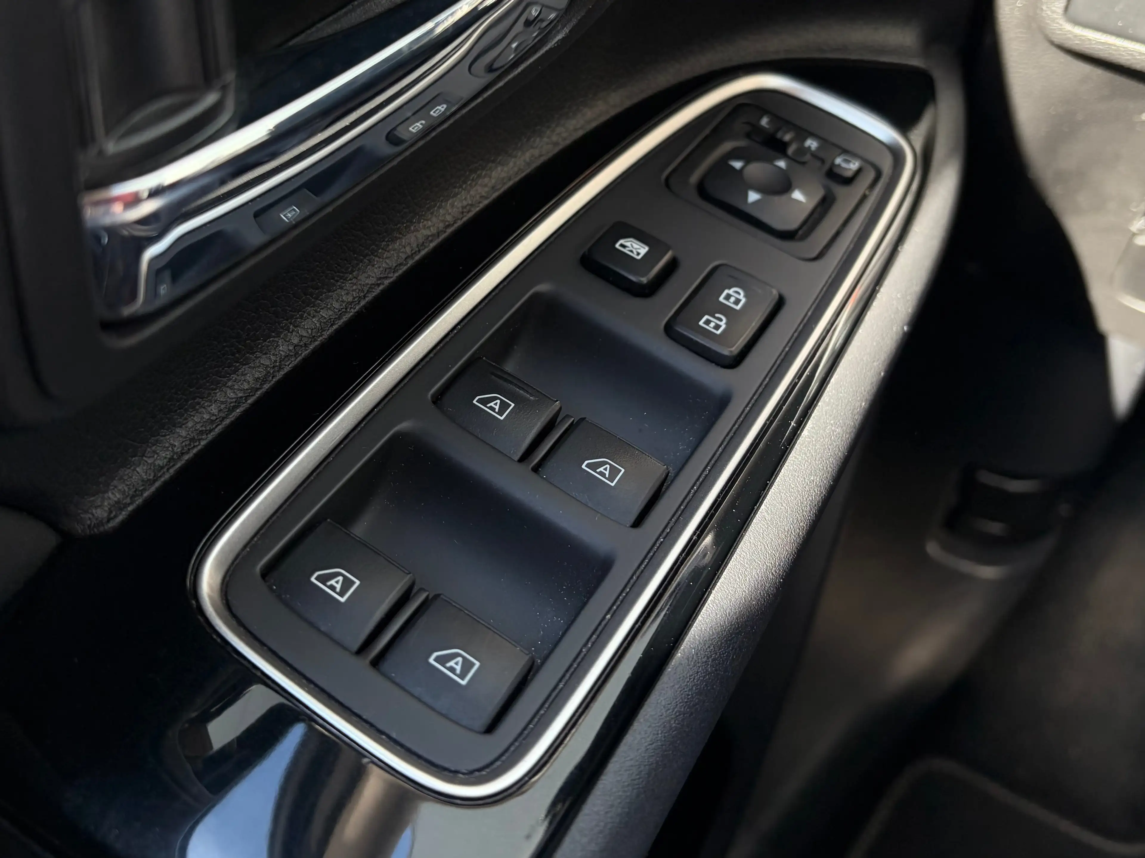 Mitsubishi Outlander 225pk PHEV Intense+ Automaat | Trekhaak 1500 kg ge — photo 45