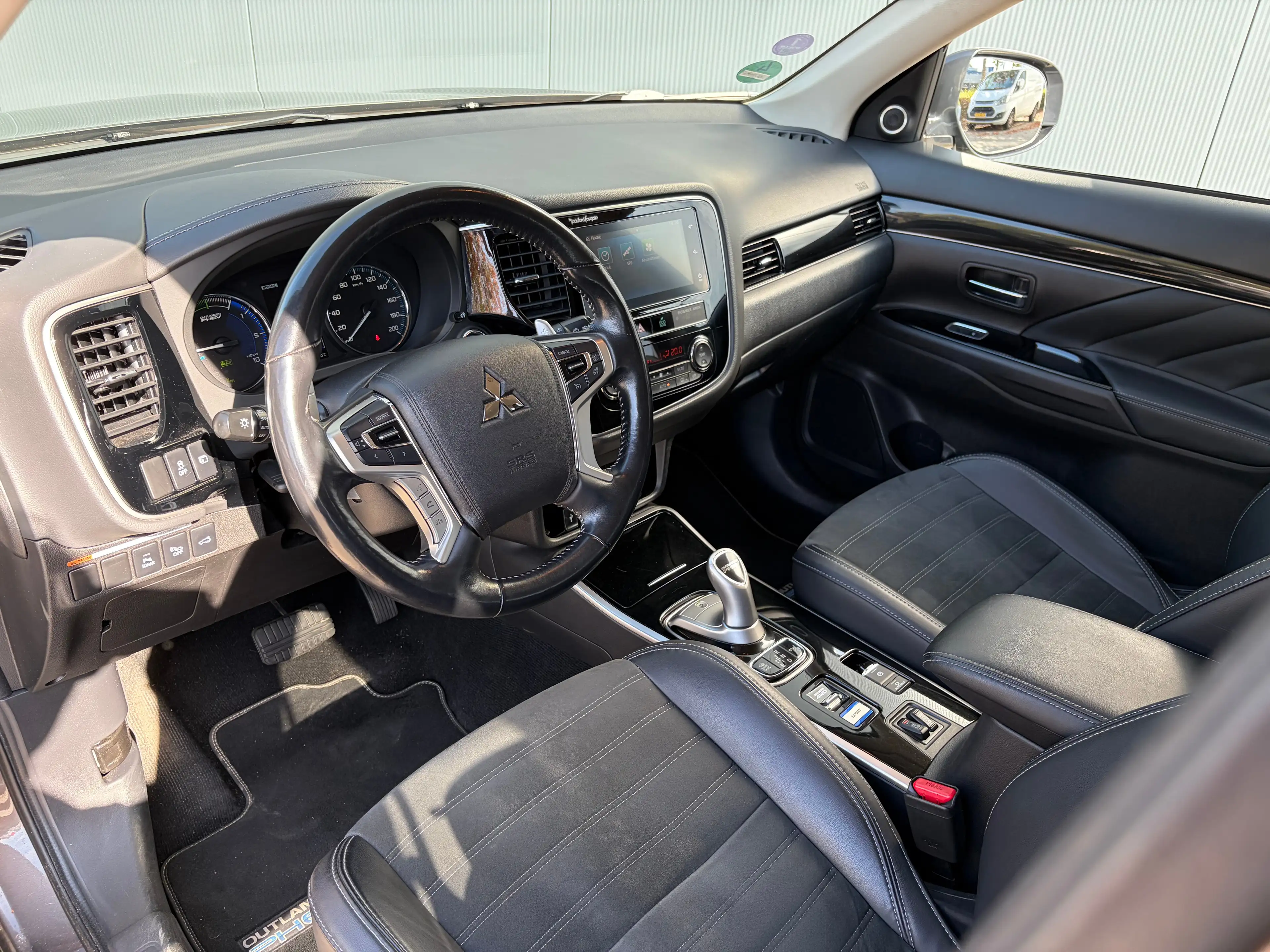 Mitsubishi Outlander 225pk PHEV Intense+ Automaat | Trekhaak 1500 kg ge — photo 26