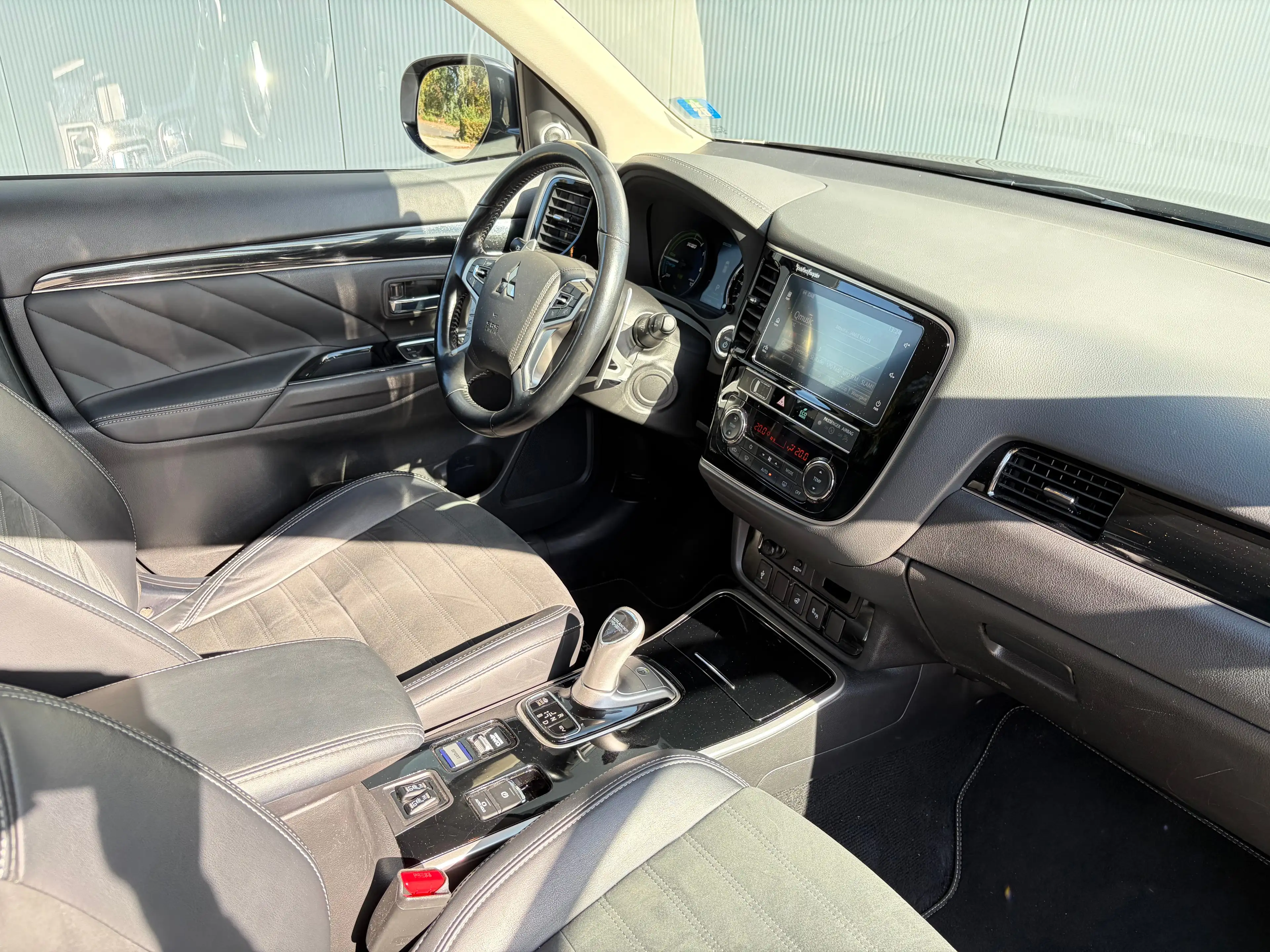 Mitsubishi Outlander 225pk PHEV Intense+ Automaat | Trekhaak 1500 kg ge — photo 20