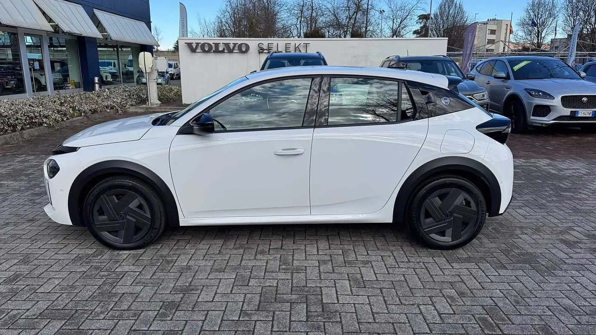 Lancia Ypsilon 4ª serie Hybrid e-DCT White - 2