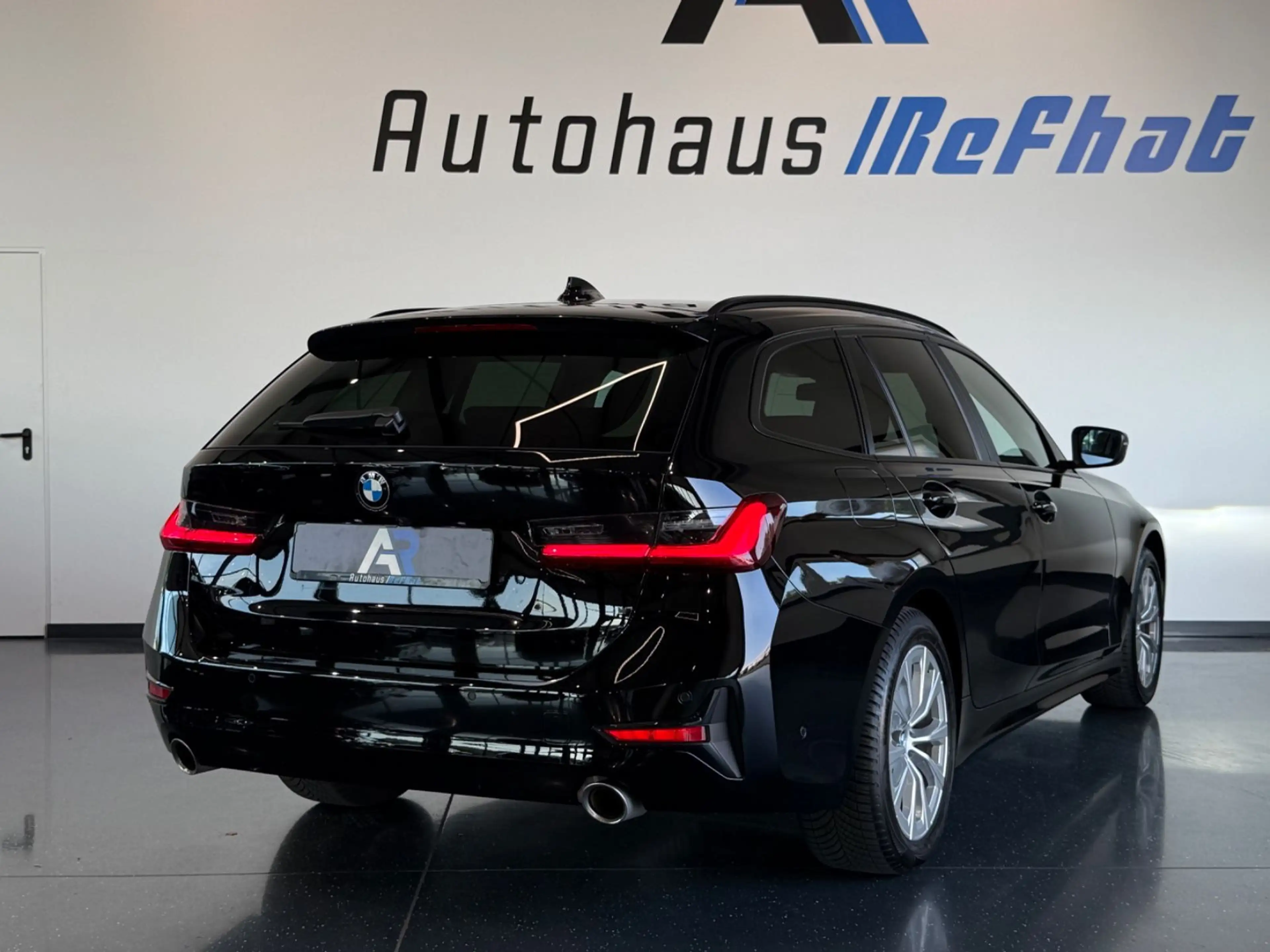 BMW 318 i Advantag*LEDER*LED*KAMERA*SHZ*DIGITALTACHO* — photo 8