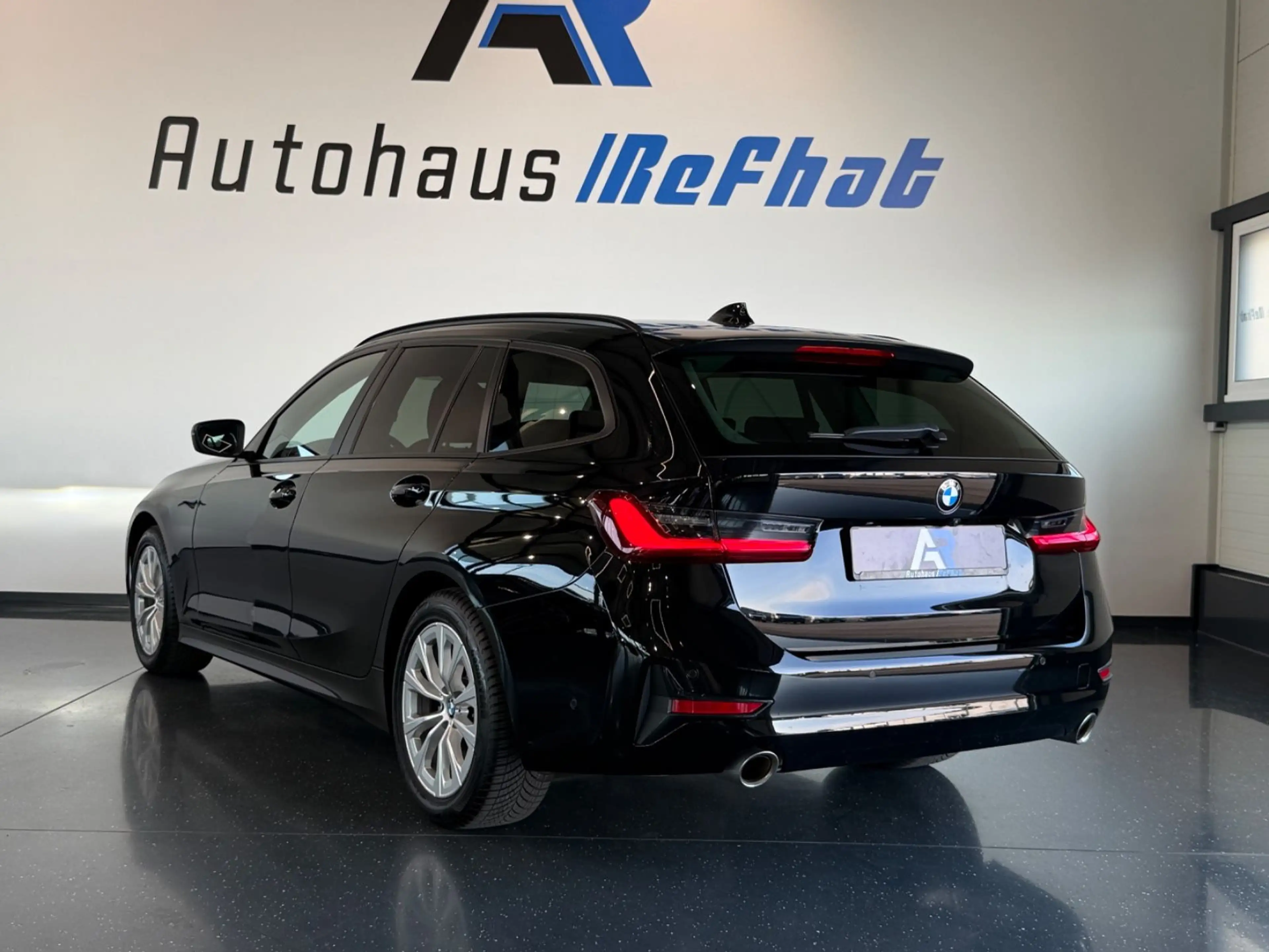 BMW 318 i Advantag*LEDER*LED*KAMERA*SHZ*DIGITALTACHO* — photo 11