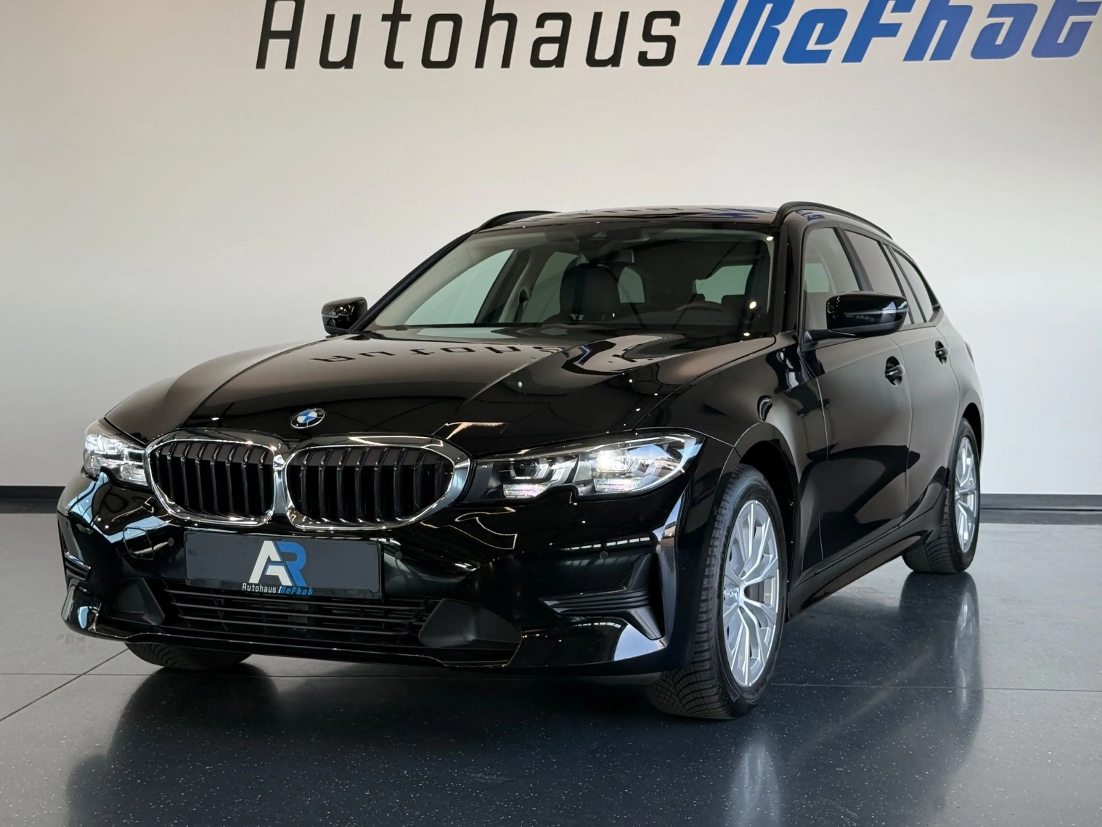 BMW 318 i Advantag*LEDER*LED*KAMERA*SHZ*DIGITALTACHO* — photo 3