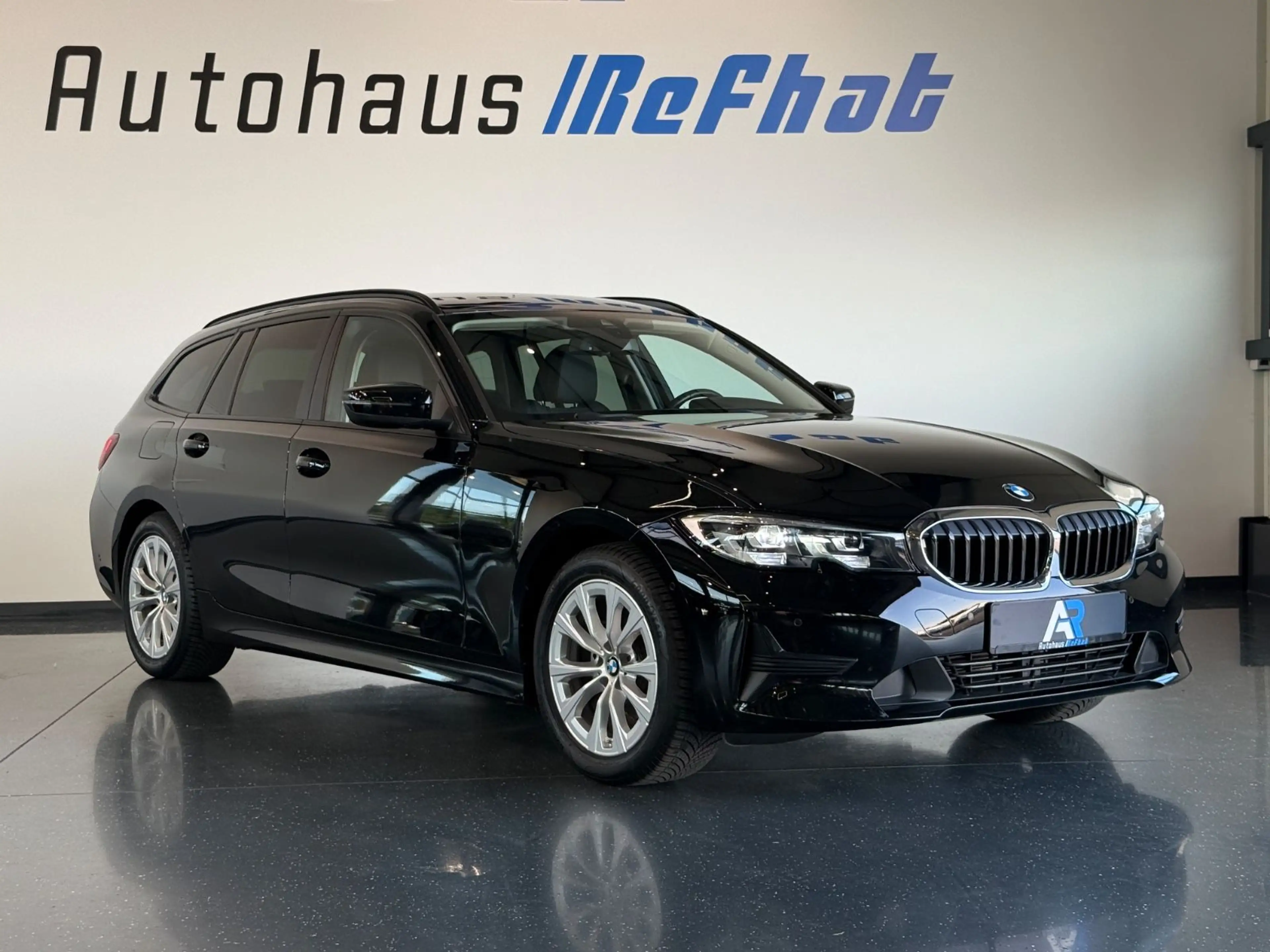 BMW 318 i Advantag*LEDER*LED*KAMERA*SHZ*DIGITALTACHO* — photo 5