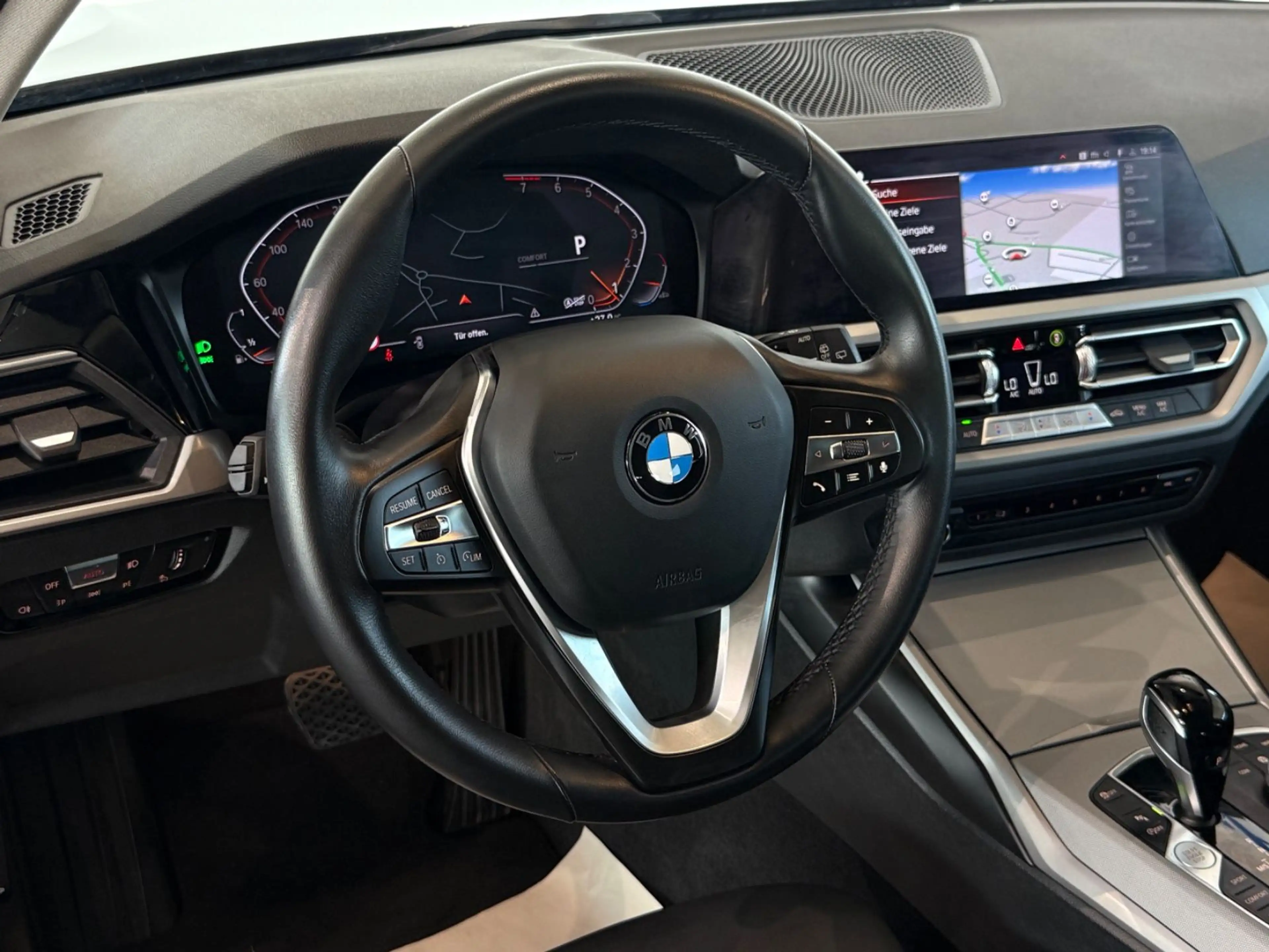BMW 318 i Advantag*LEDER*LED*KAMERA*SHZ*DIGITALTACHO* — photo 14