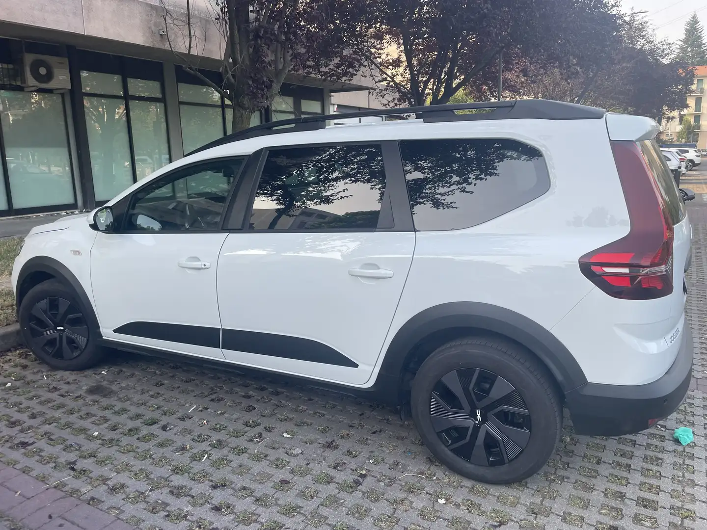 Dacia Jogger TCe 100 ECO-G Comfort Bianco - 1