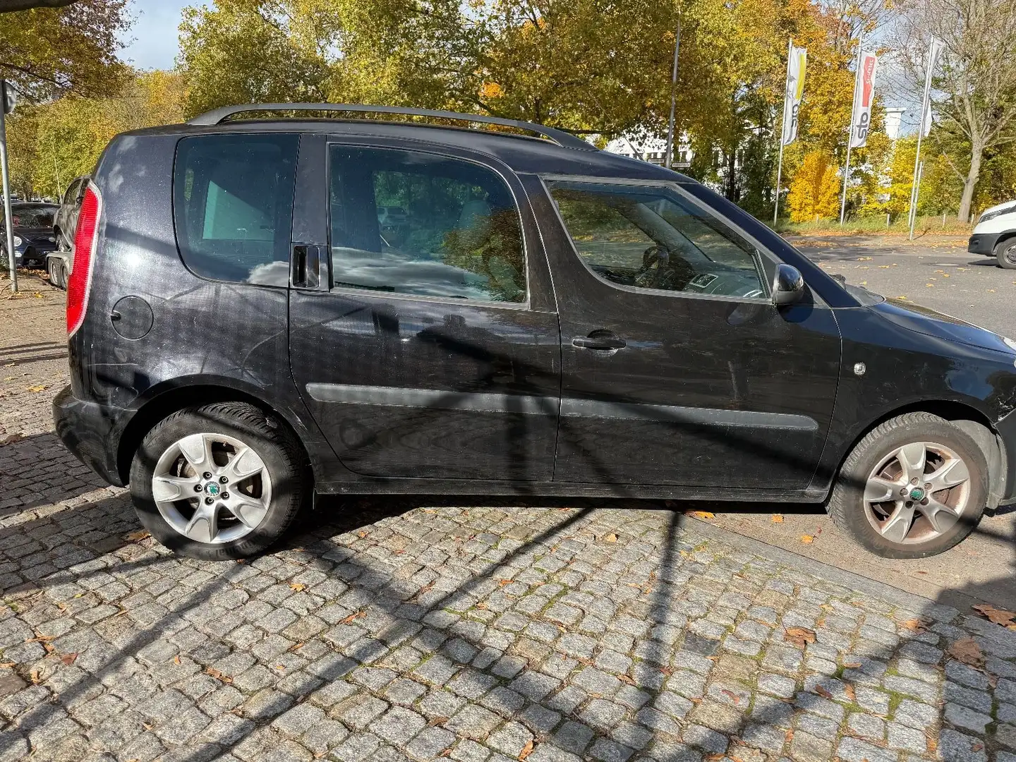 Skoda Roomster Style Plus Edition Schwarz - 2